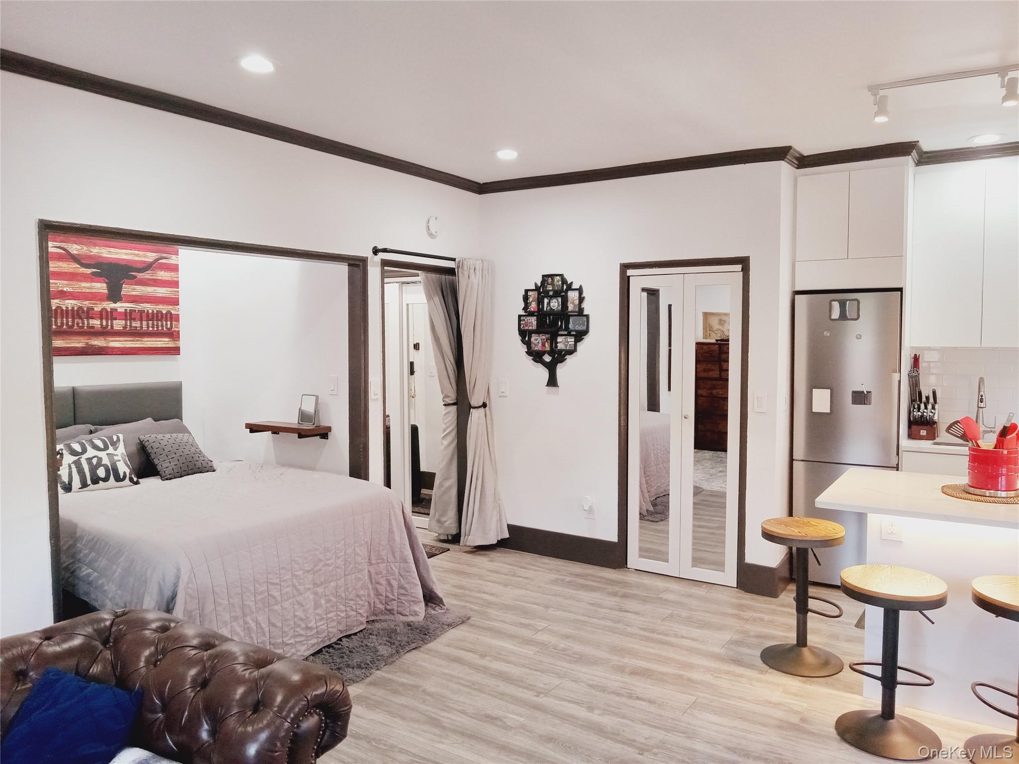 #7 photo, 4784 Boston Post Road, Pelham , NY 10803