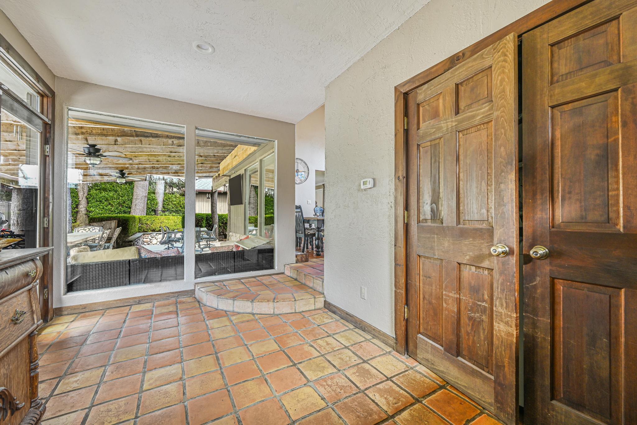 #11 photo, 527 Deer Park Avenue, Dix Hills , NY 11746-5207