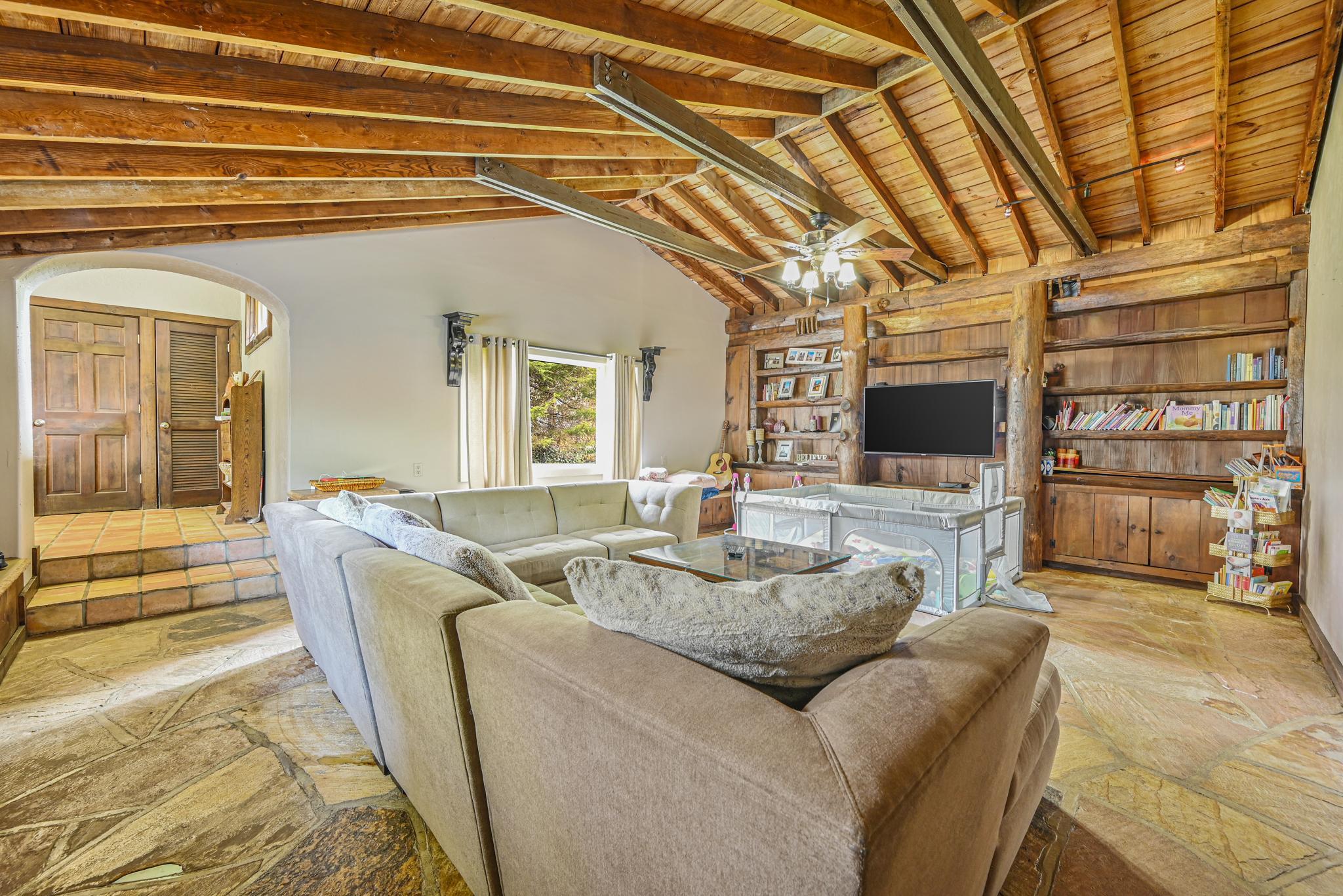 #13 photo, 527 Deer Park Avenue, Dix Hills , NY 11746-5207