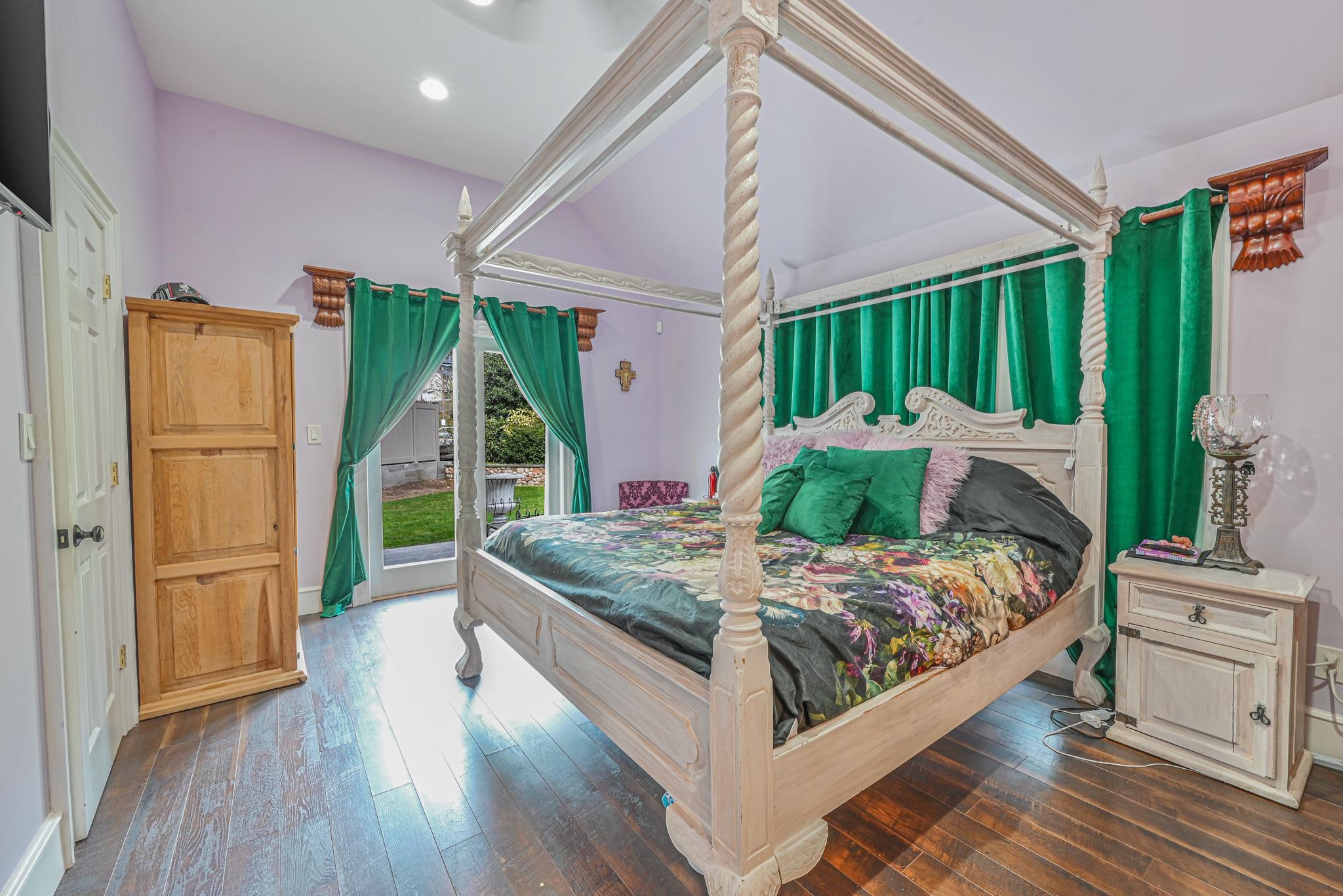 #15 photo, 527 Deer Park Avenue, Dix Hills , NY 11746-5207