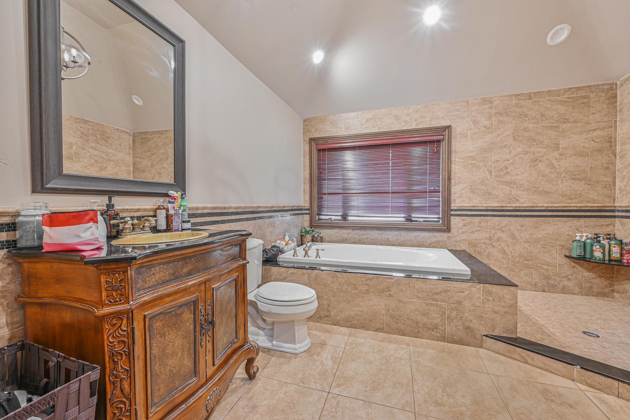 #19 photo, 527 Deer Park Avenue, Dix Hills , NY 11746-5207