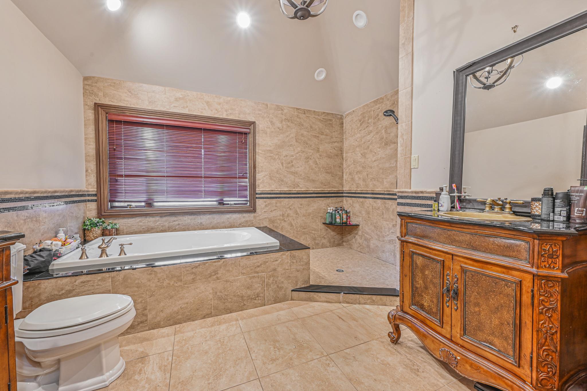 #20 photo, 527 Deer Park Avenue, Dix Hills , NY 11746-5207