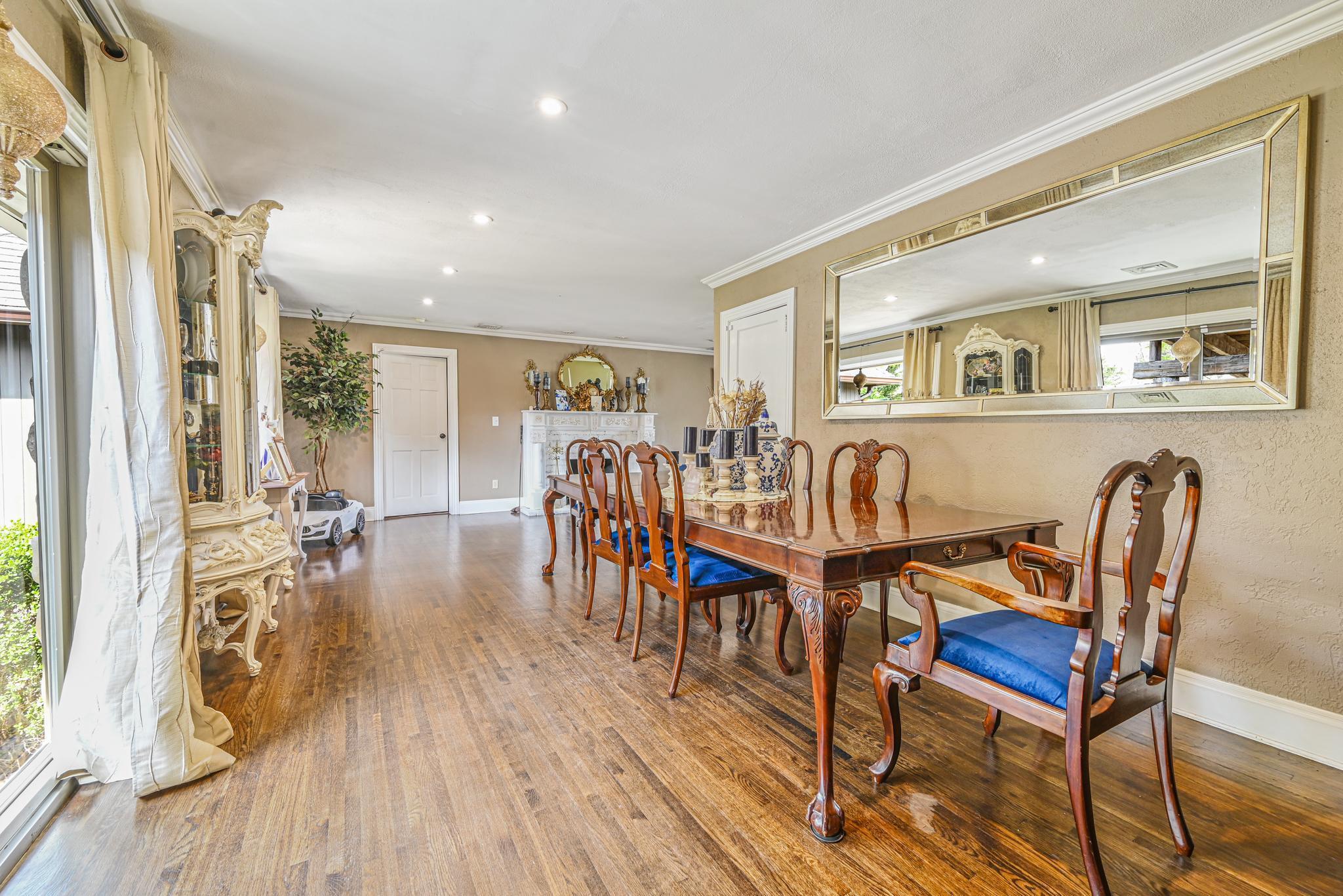 #6 photo, 527 Deer Park Avenue, Dix Hills , NY 11746-5207