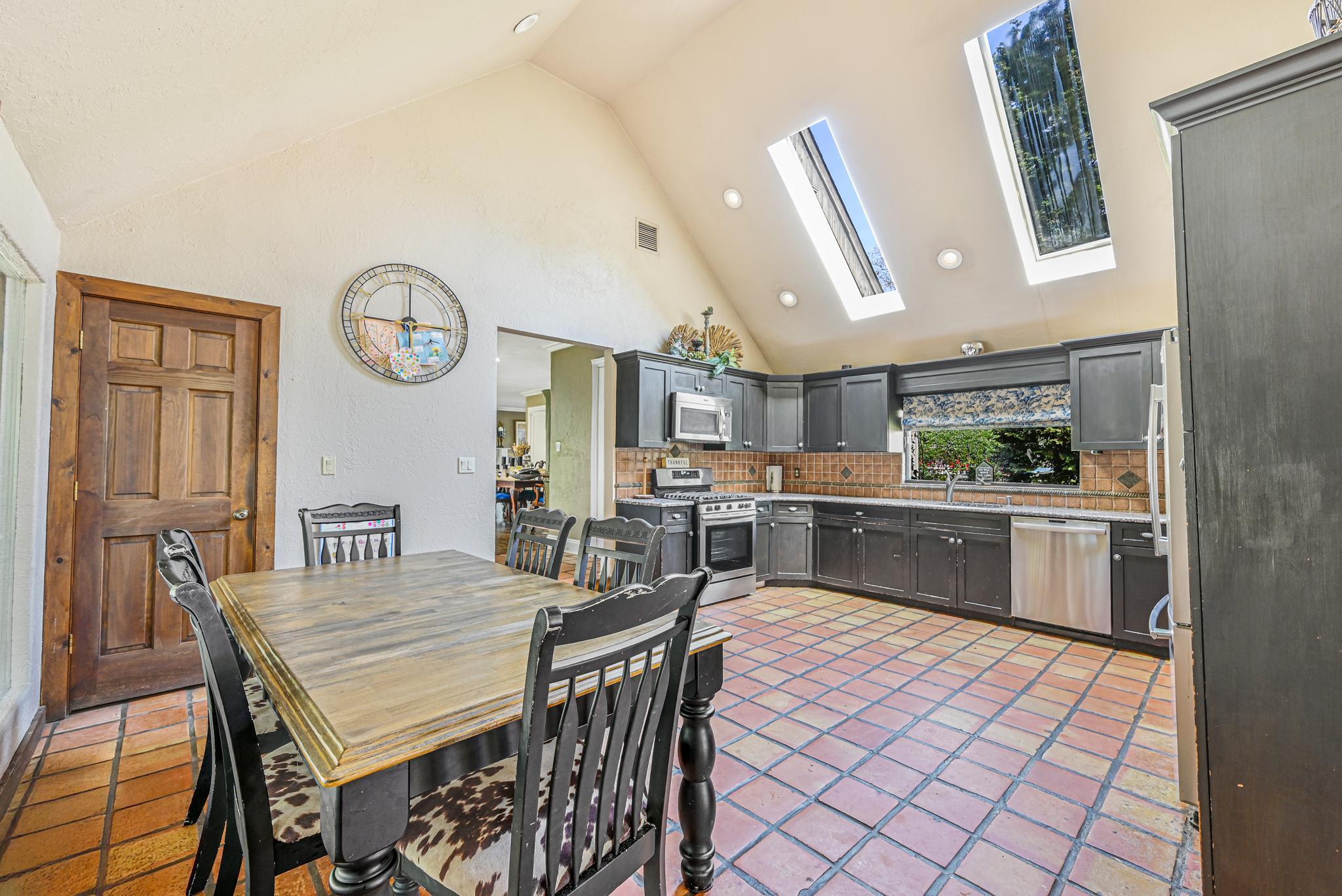 #8 photo, 527 Deer Park Avenue, Dix Hills , NY 11746-5207