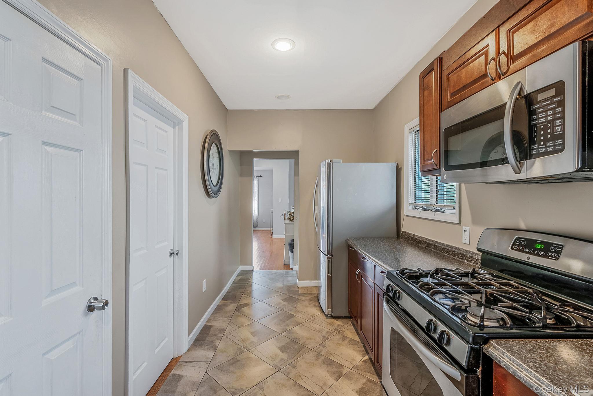 #18 photo, 236 W Pine Street, ナッソー郡 Long Beach , NY 11561