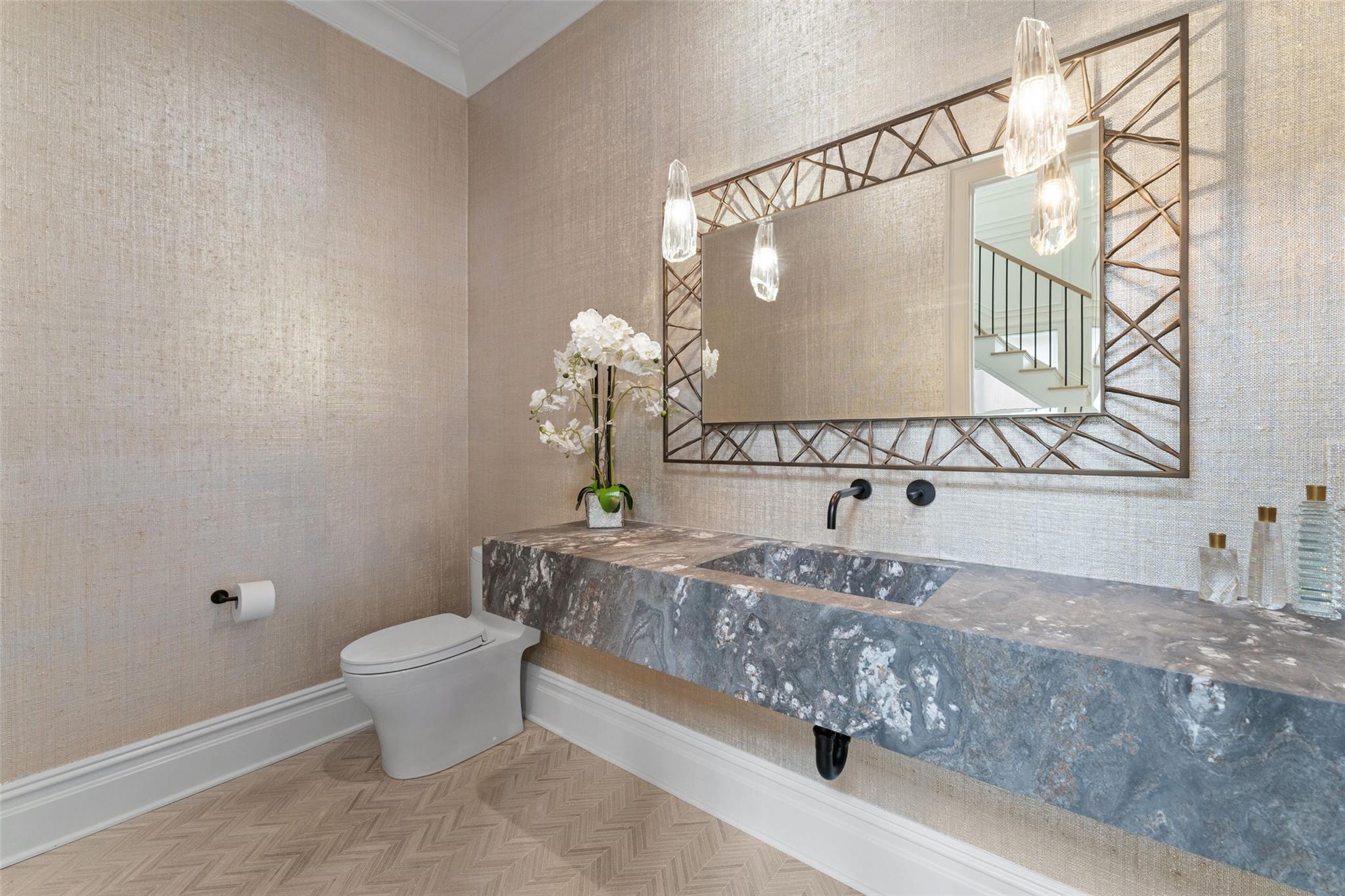 #17 photo, 17 Oxford Road, Scarsdale , NY 10583