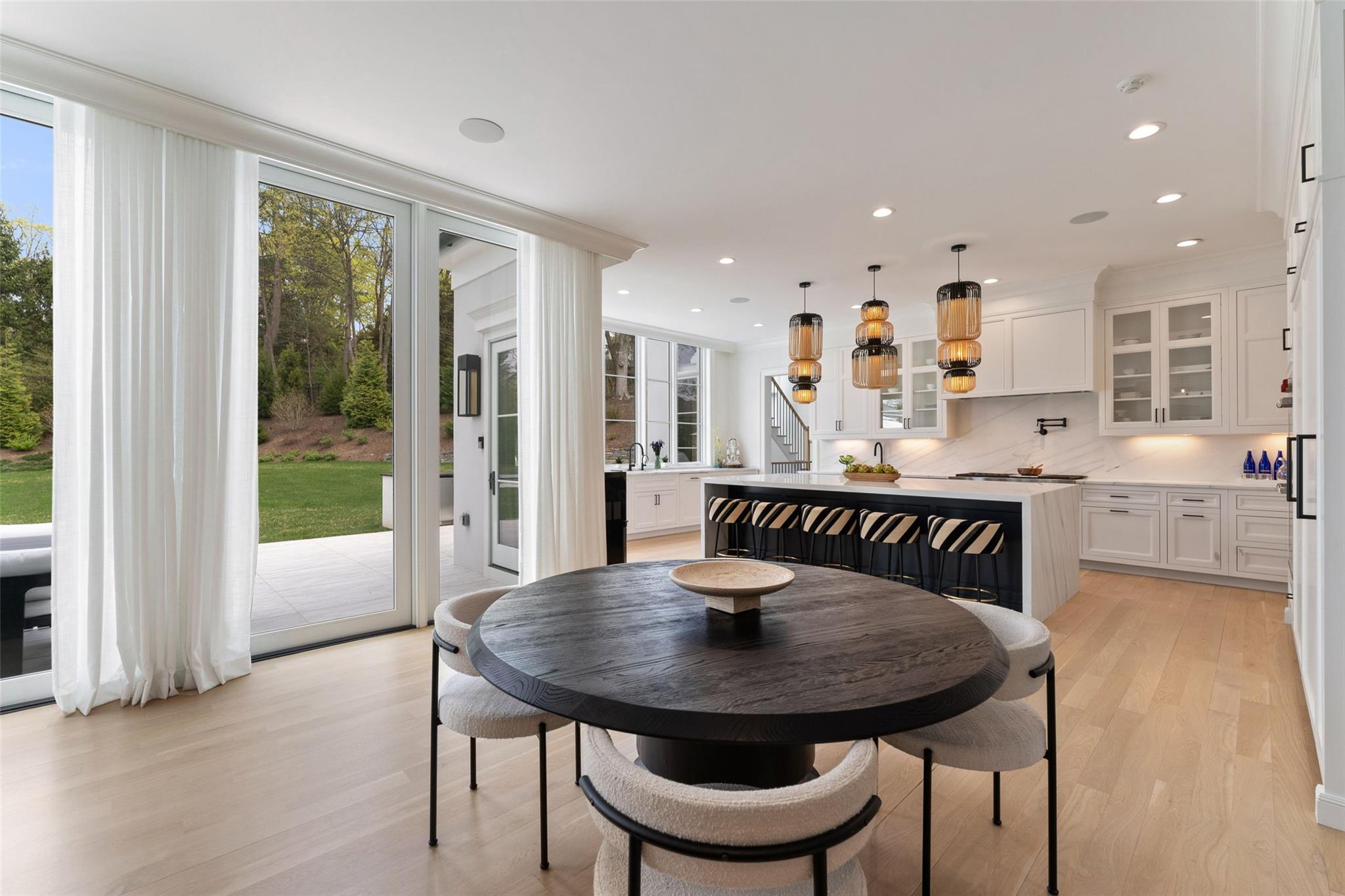 #8 photo, 17 Oxford Road, Scarsdale , NY 10583