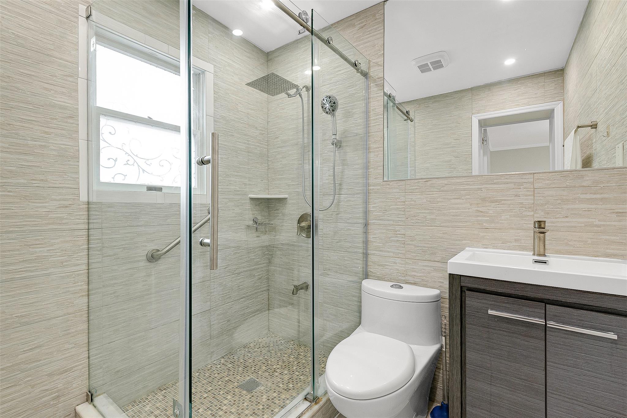 #10 photo, 29-31 170 Street, Куинс ‖ Flushing , NY 11358