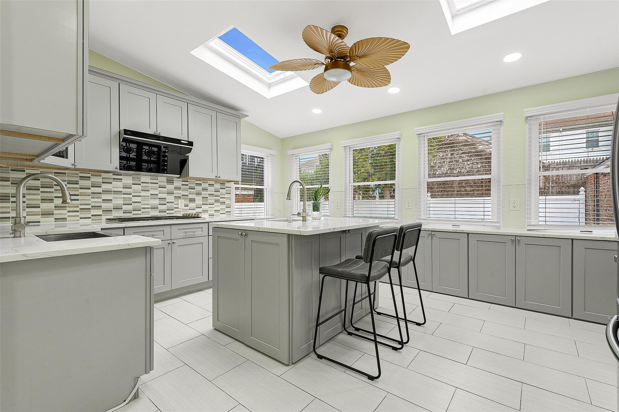 #12 photo, 29-31 170 Street, Куинс ‖ Flushing , NY 11358