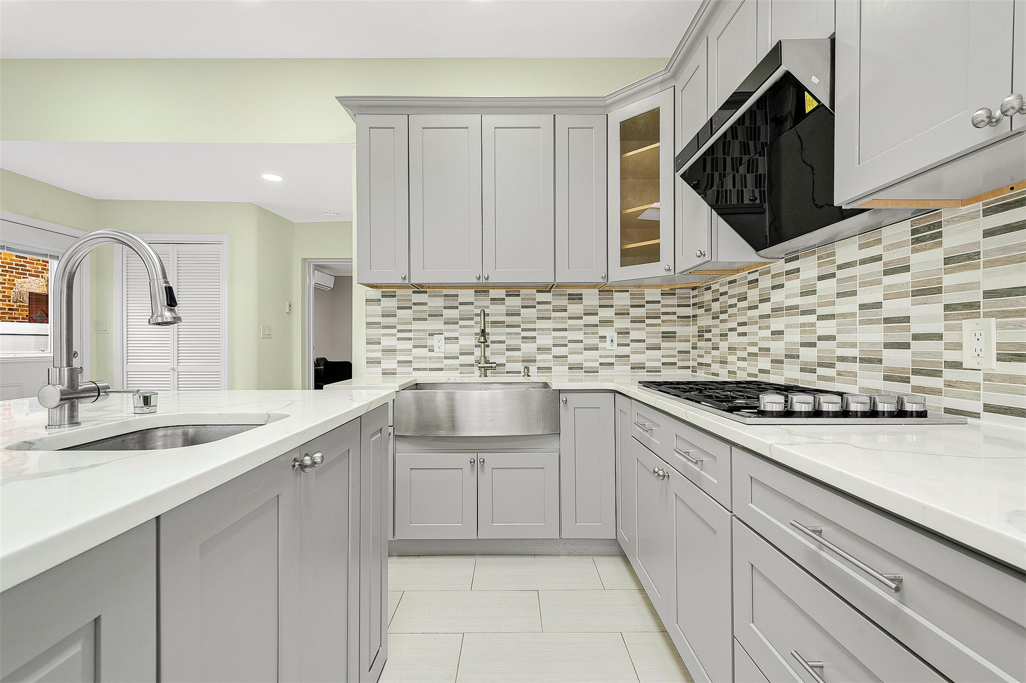 #13 photo, 29-31 170 Street, Куинс ‖ Flushing , NY 11358