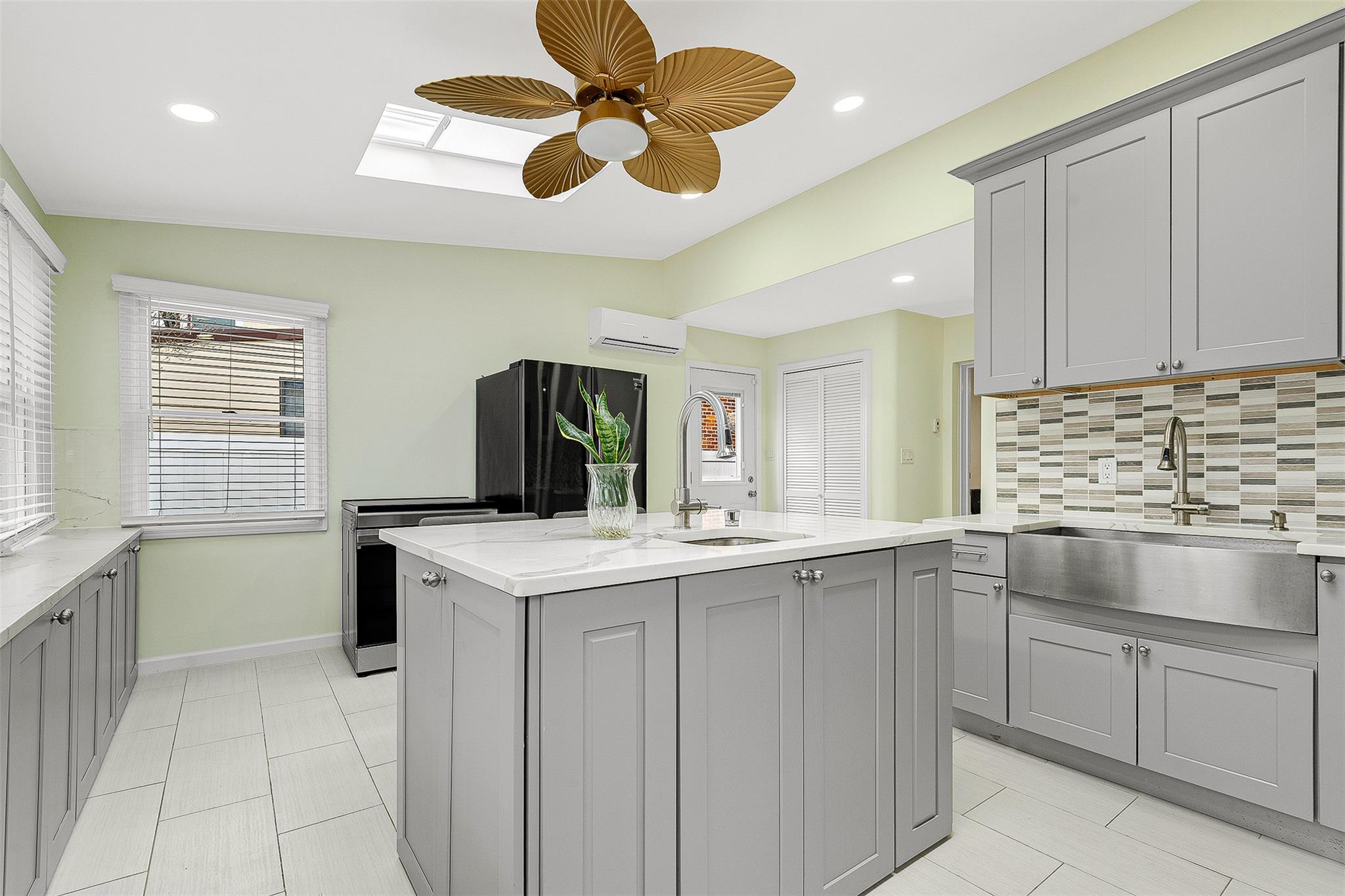 #14 photo, 29-31 170 Street, Куинс ‖ Flushing , NY 11358