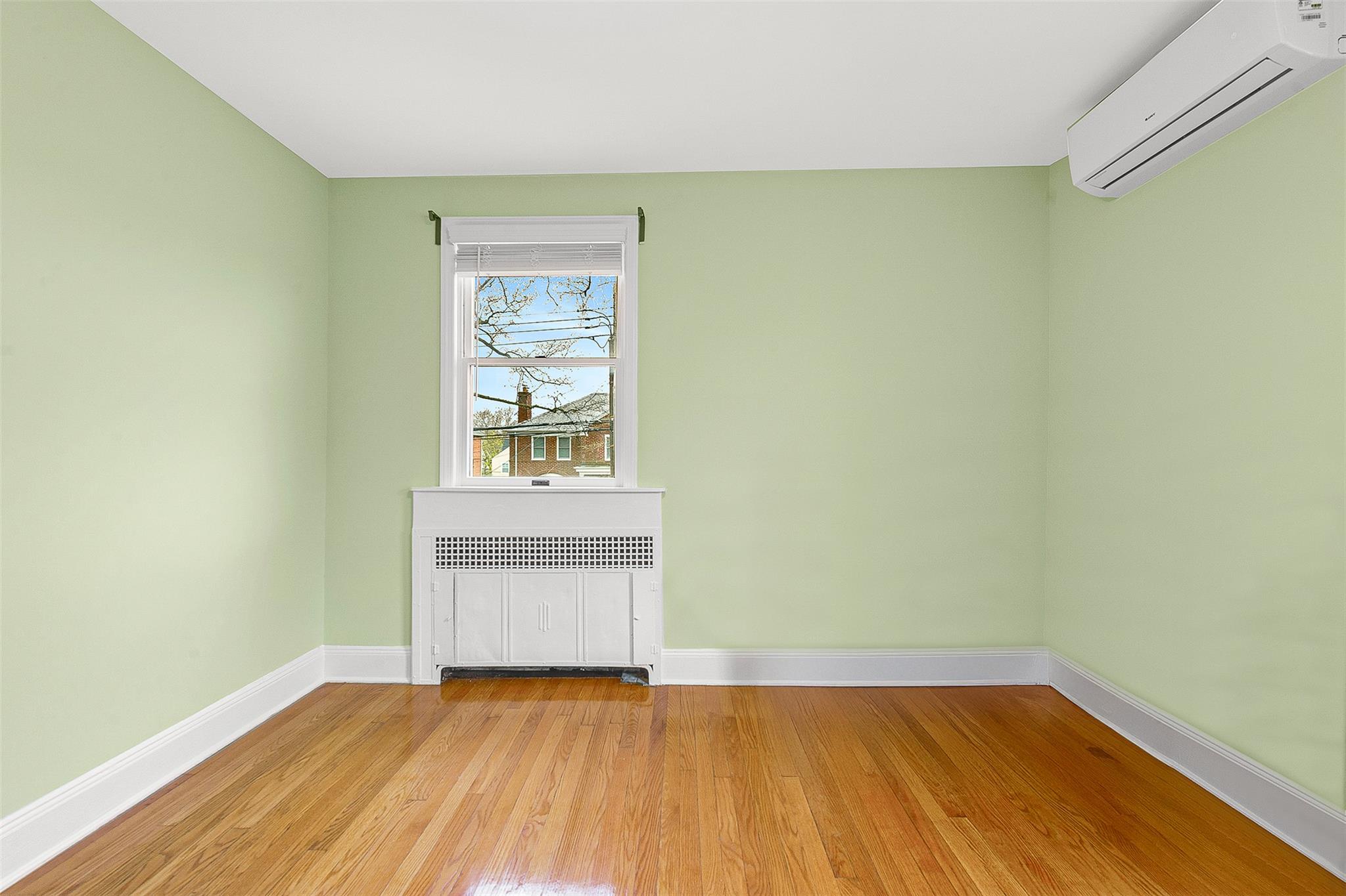 #18 photo, 29-31 170 Street, Куинс ‖ Flushing , NY 11358