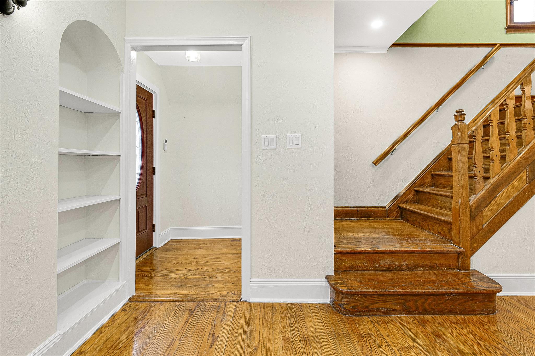 #3 photo, 29-31 170 Street, Куинс ‖ Flushing , NY 11358