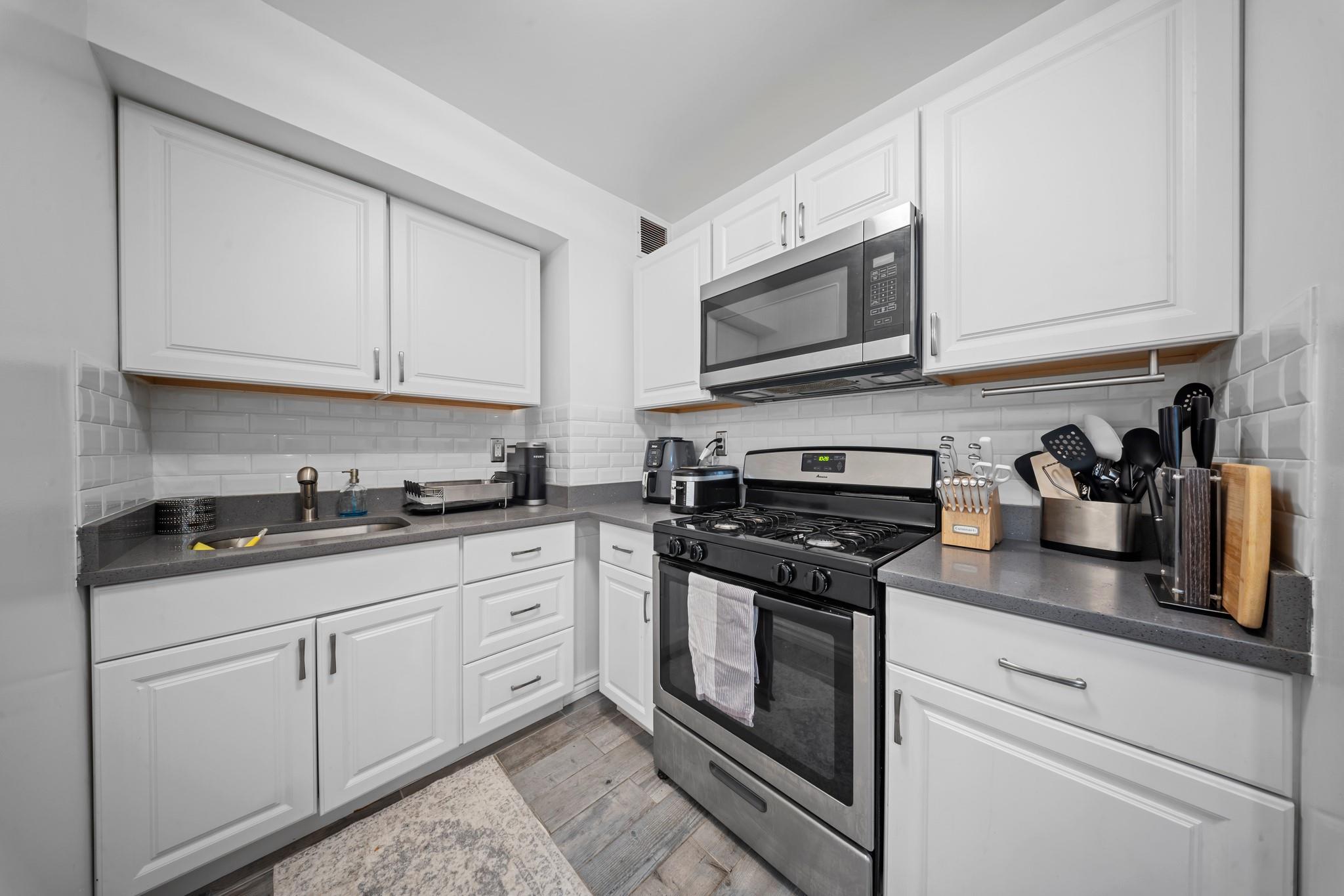 #11 photo, 5803 Calloway Street, كوينز Corona , NY 11368