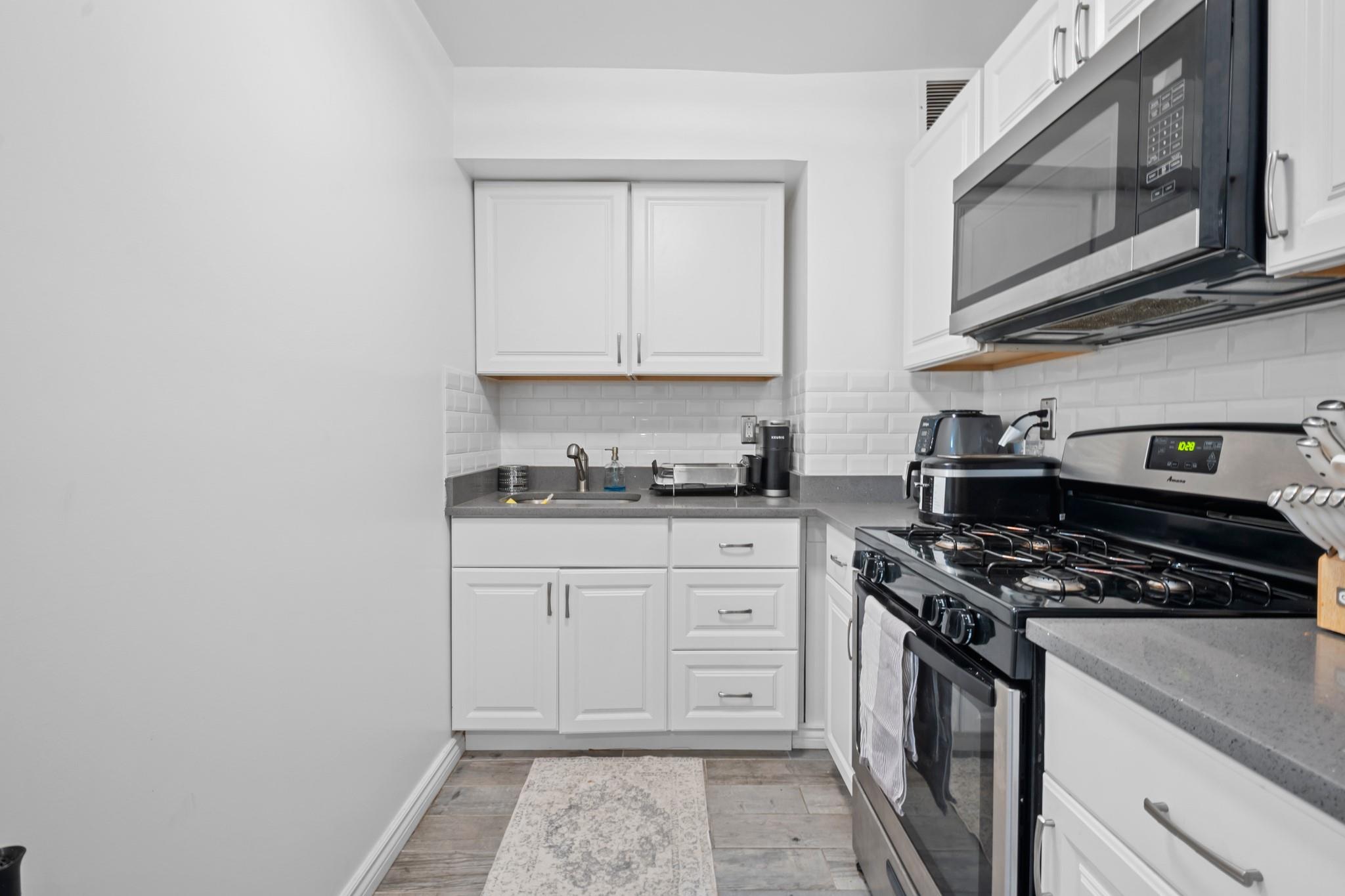 #13 photo, 5803 Calloway Street, كوينز Corona , NY 11368