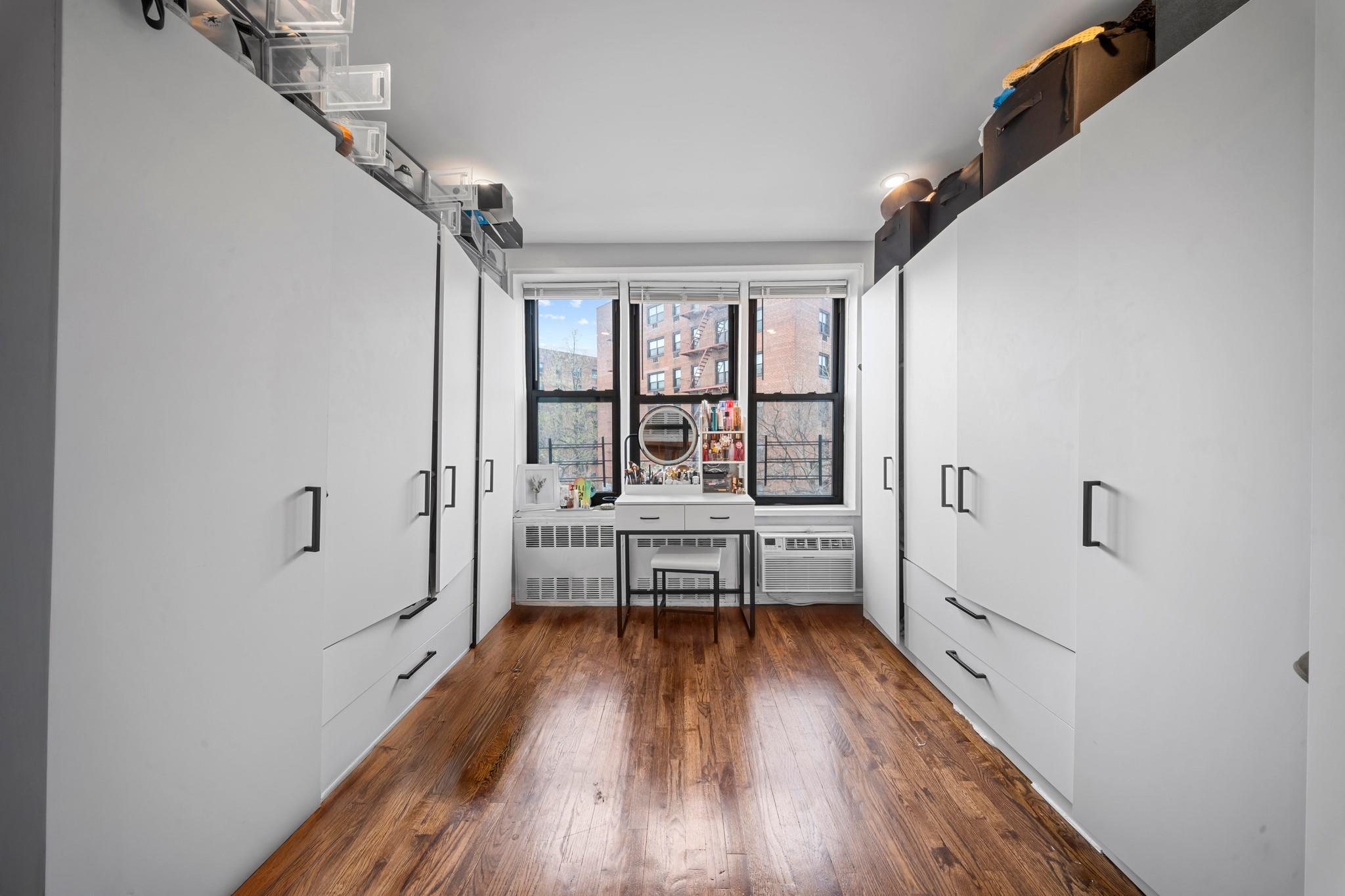 #8 photo, 5803 Calloway Street, كوينز Corona , NY 11368