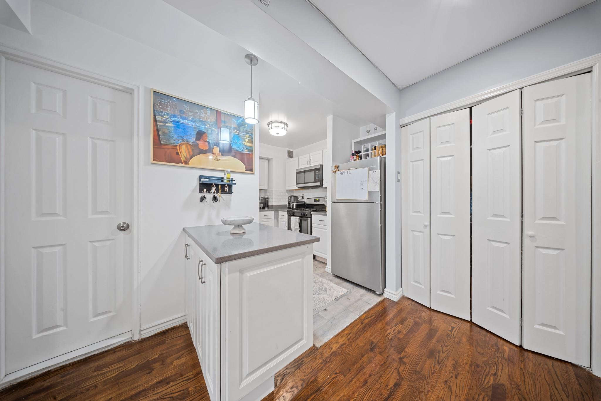 #9 photo, 5803 Calloway Street, كوينز Corona , NY 11368