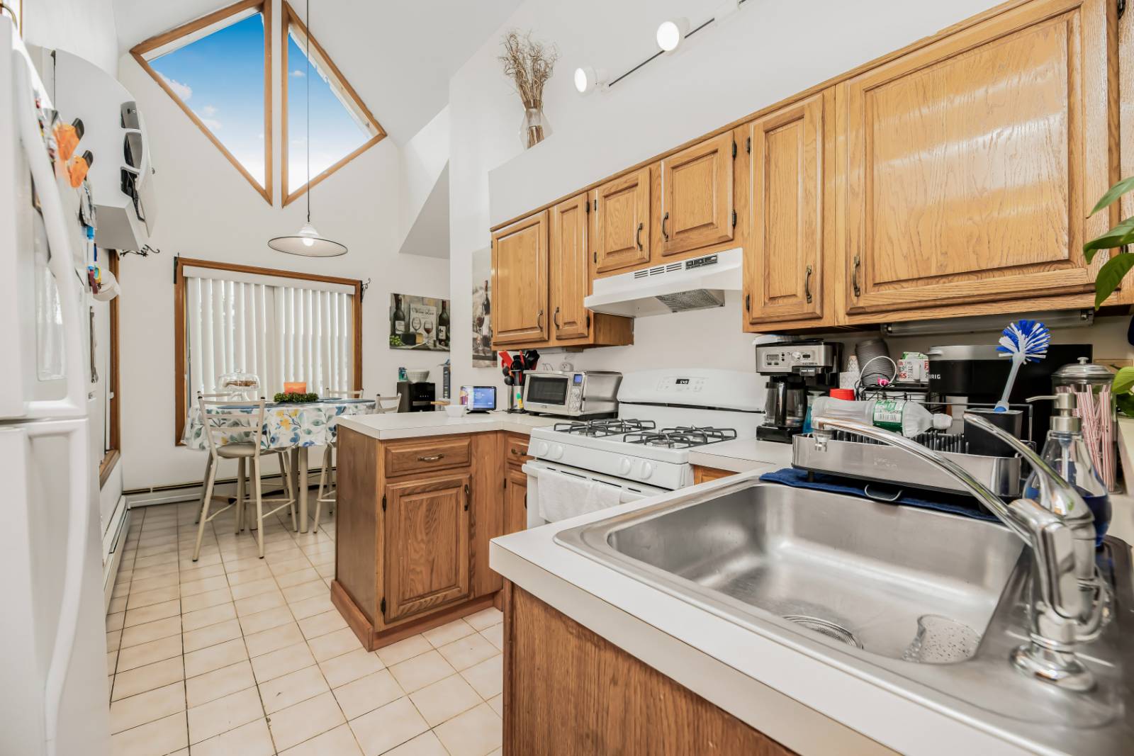 #3 photo, 764 Warburton Ave, Yonkers , NY 10701