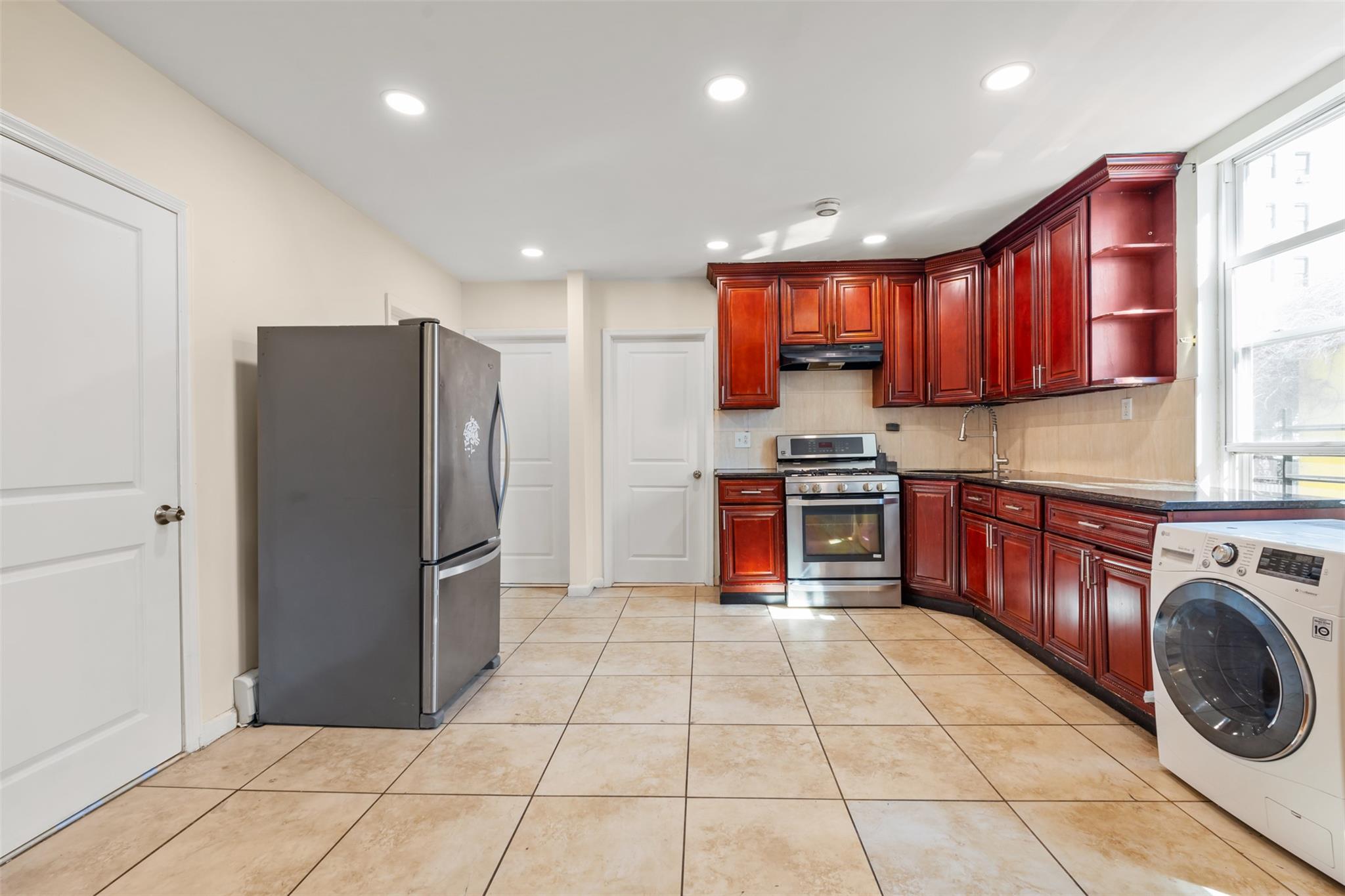 #4 photo, 4392 Park Avenue, ブロンクス区 Bronx , NY 10457