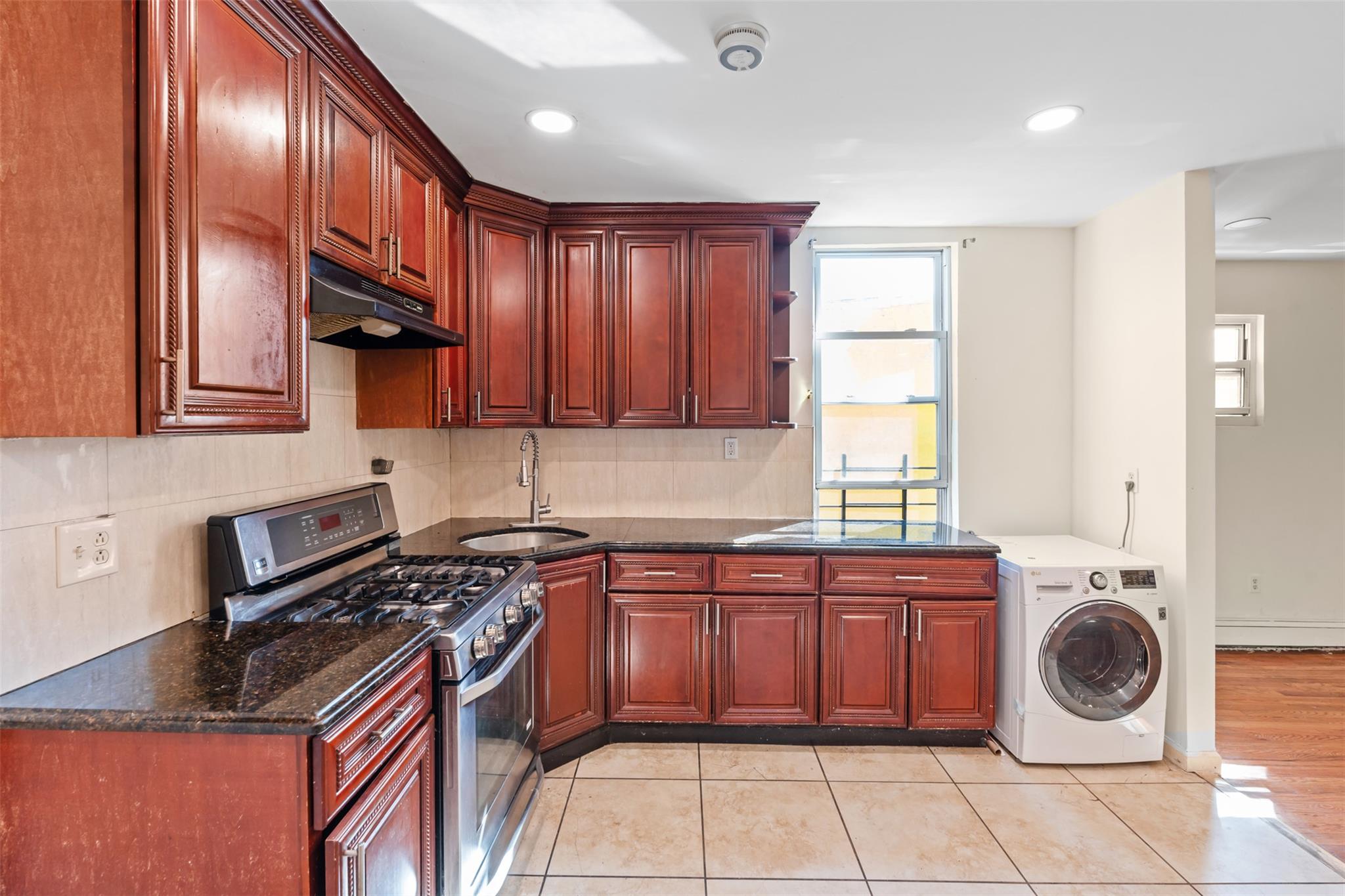 #5 photo, 4392 Park Avenue, ブロンクス区 Bronx , NY 10457