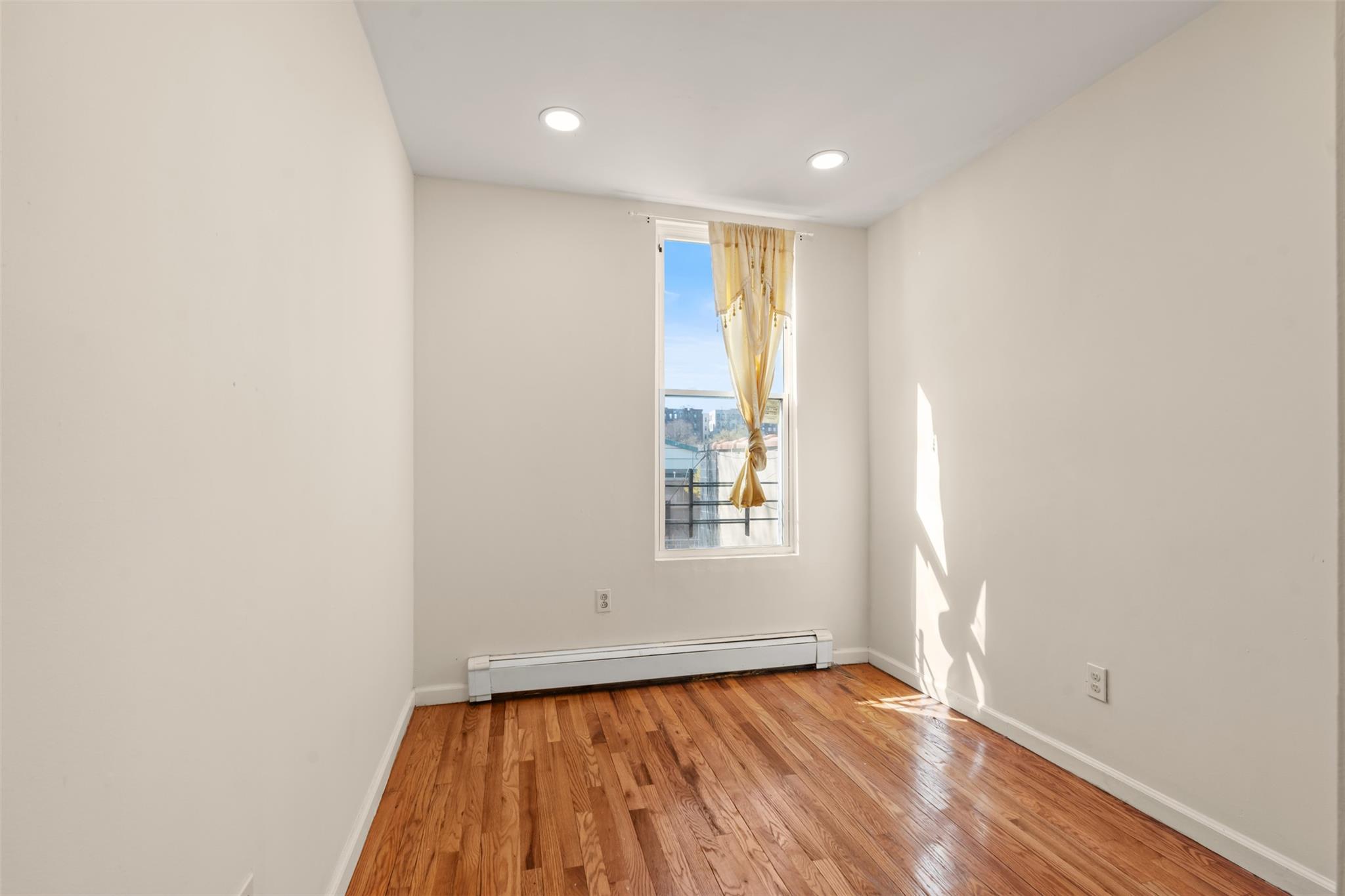 #9 photo, 4392 Park Avenue, ブロンクス区 Bronx , NY 10457