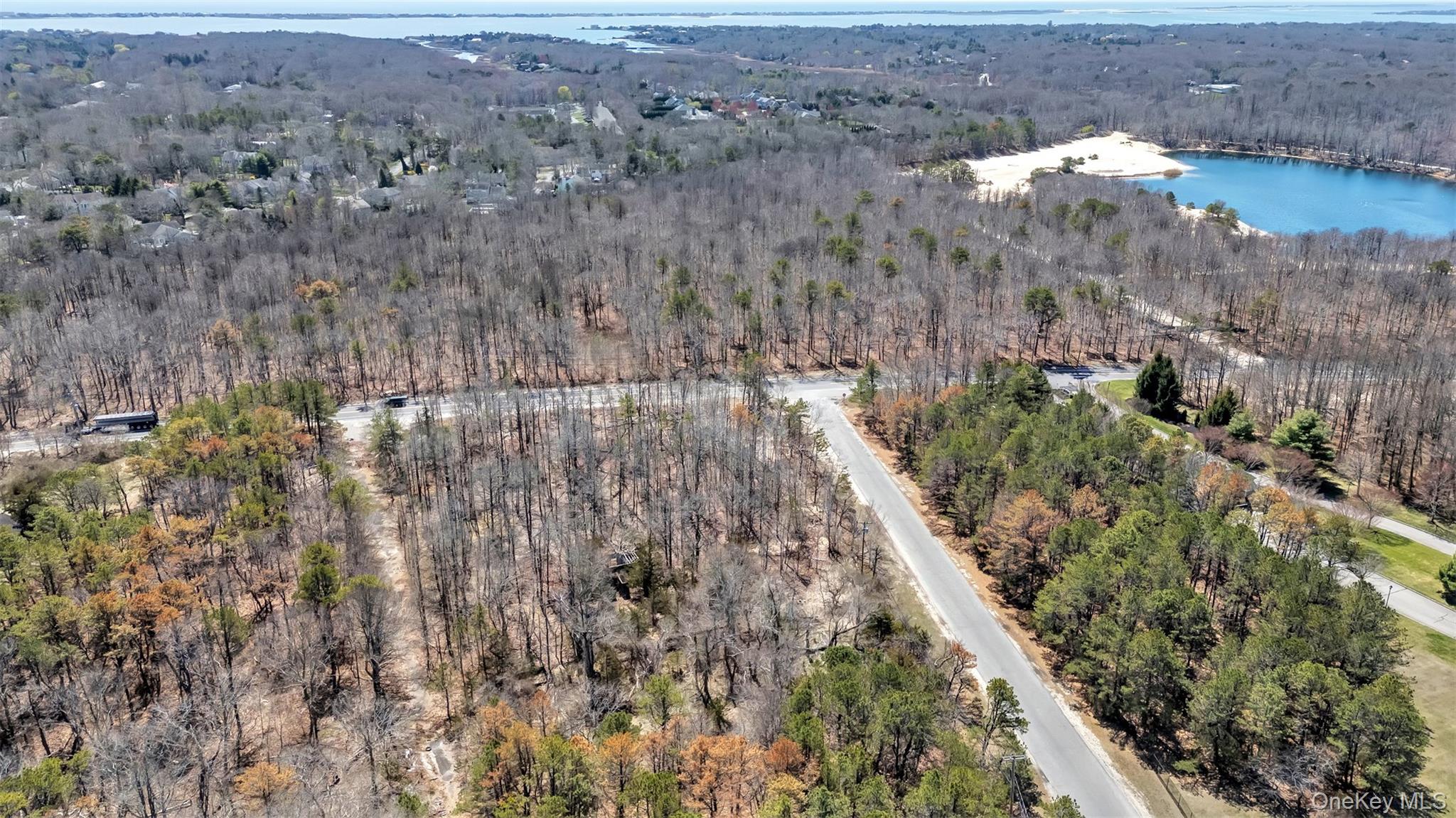 #8 photo, 98 Old Country Road, サフォーク郡 Westhampton , NY 11977