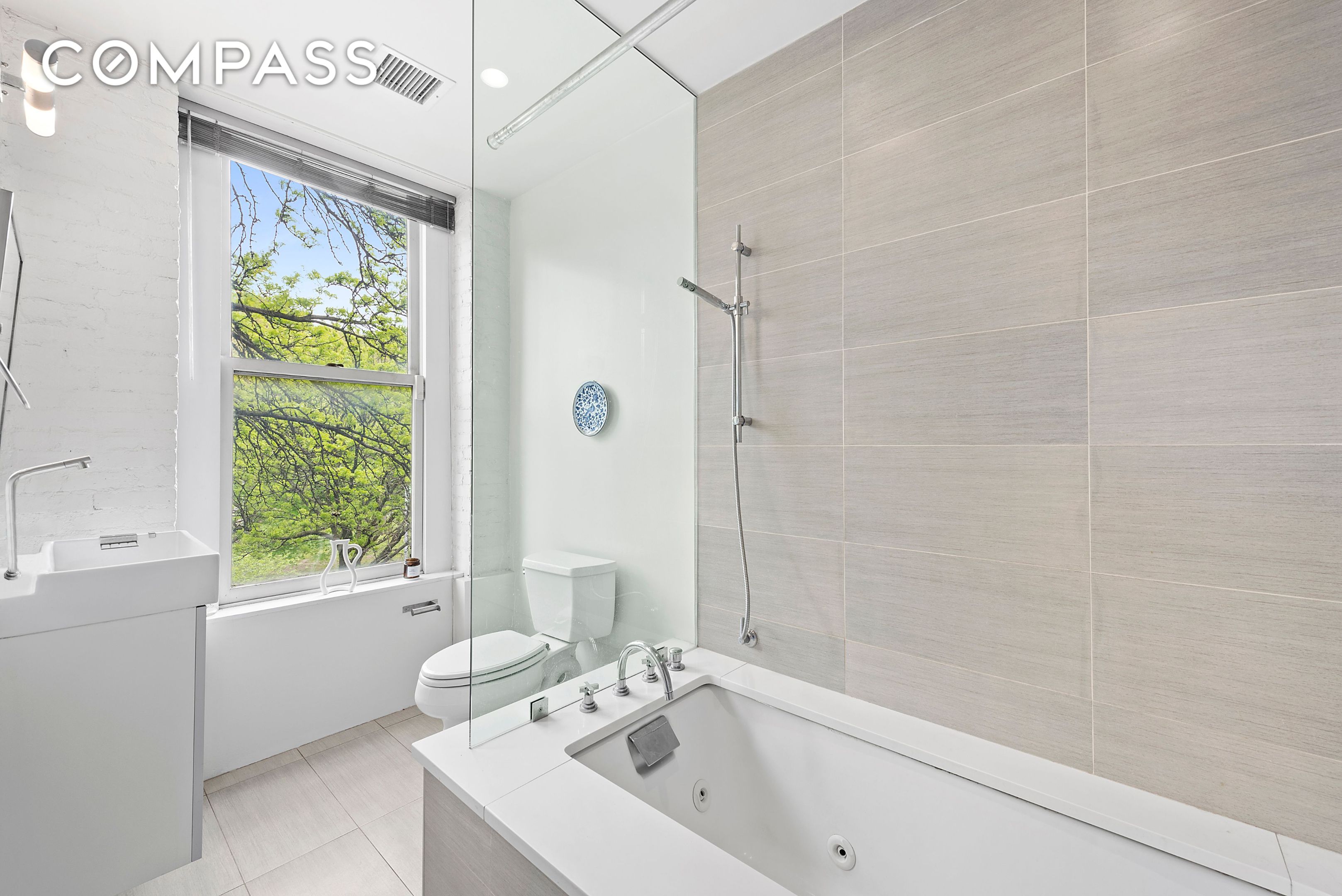 #9 photo, 22 W 120th Street, マンハッタン Harlem , NY 10027