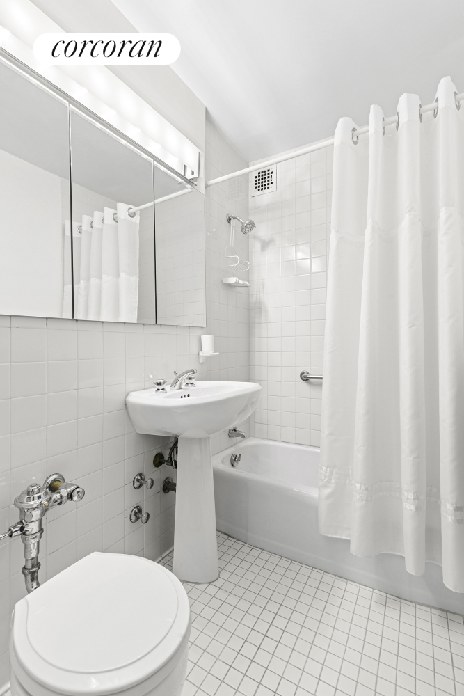 #9 photo, 15 W 72ND Street, マンハッタン Upper West Side , NY 10023