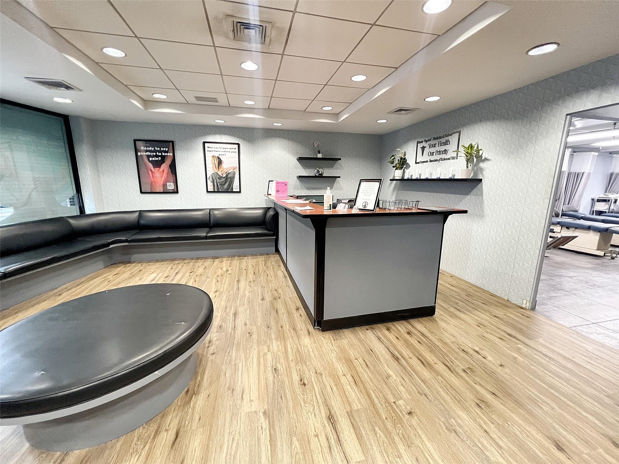 #3 photo, 105-09 Jamaica Avenue, クイーンズ区 Richmond Hill , NY 11418