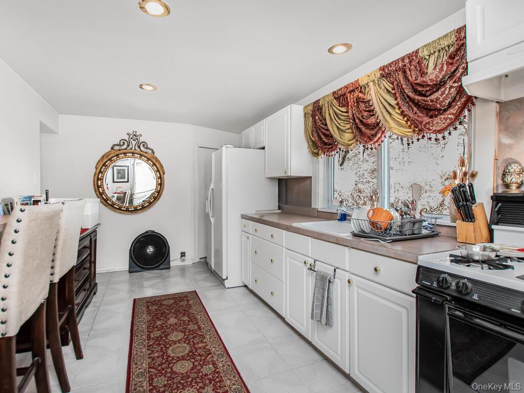 #20 photo, 14 Touissant Avenue, Yonkers , NY 10710