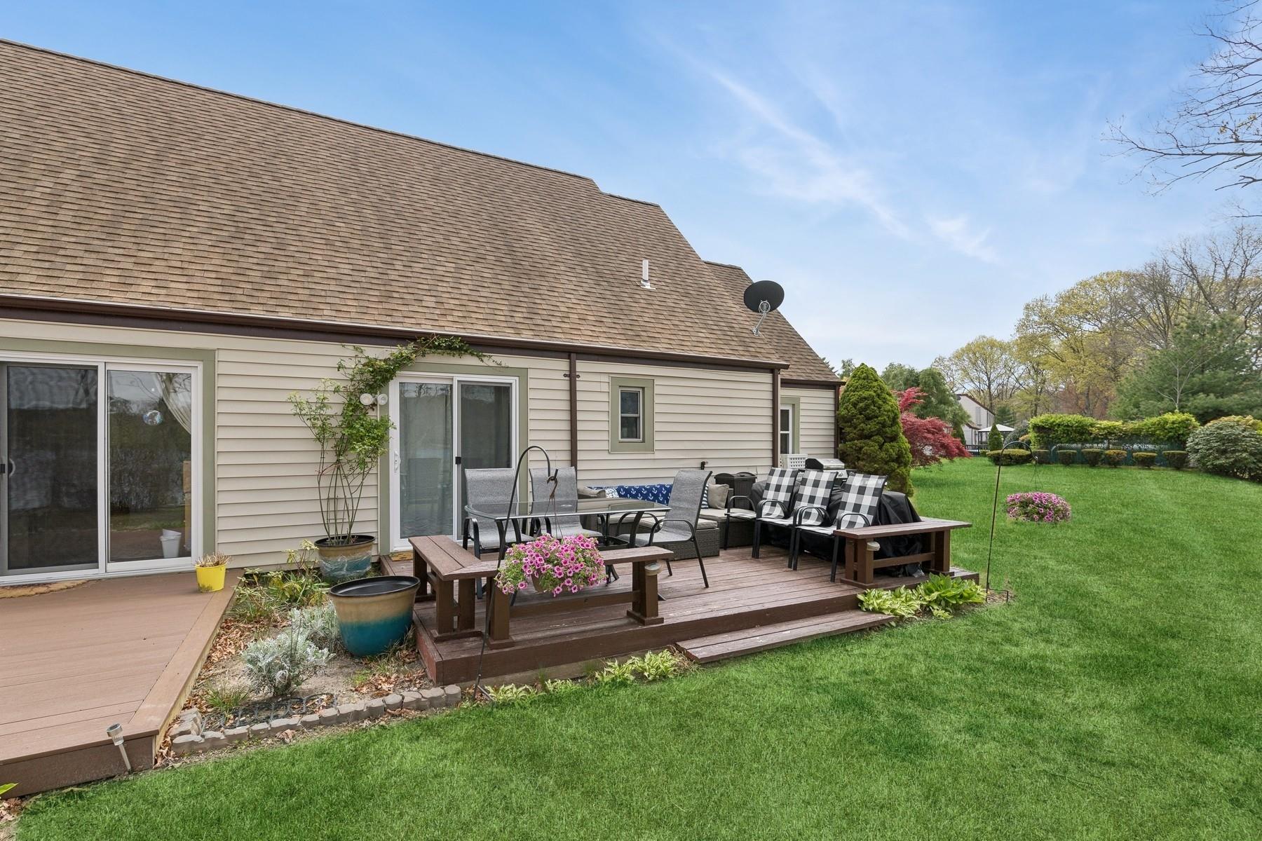 #12 photo, 605 Lake Court, سوفولك Middle Island , NY 11953