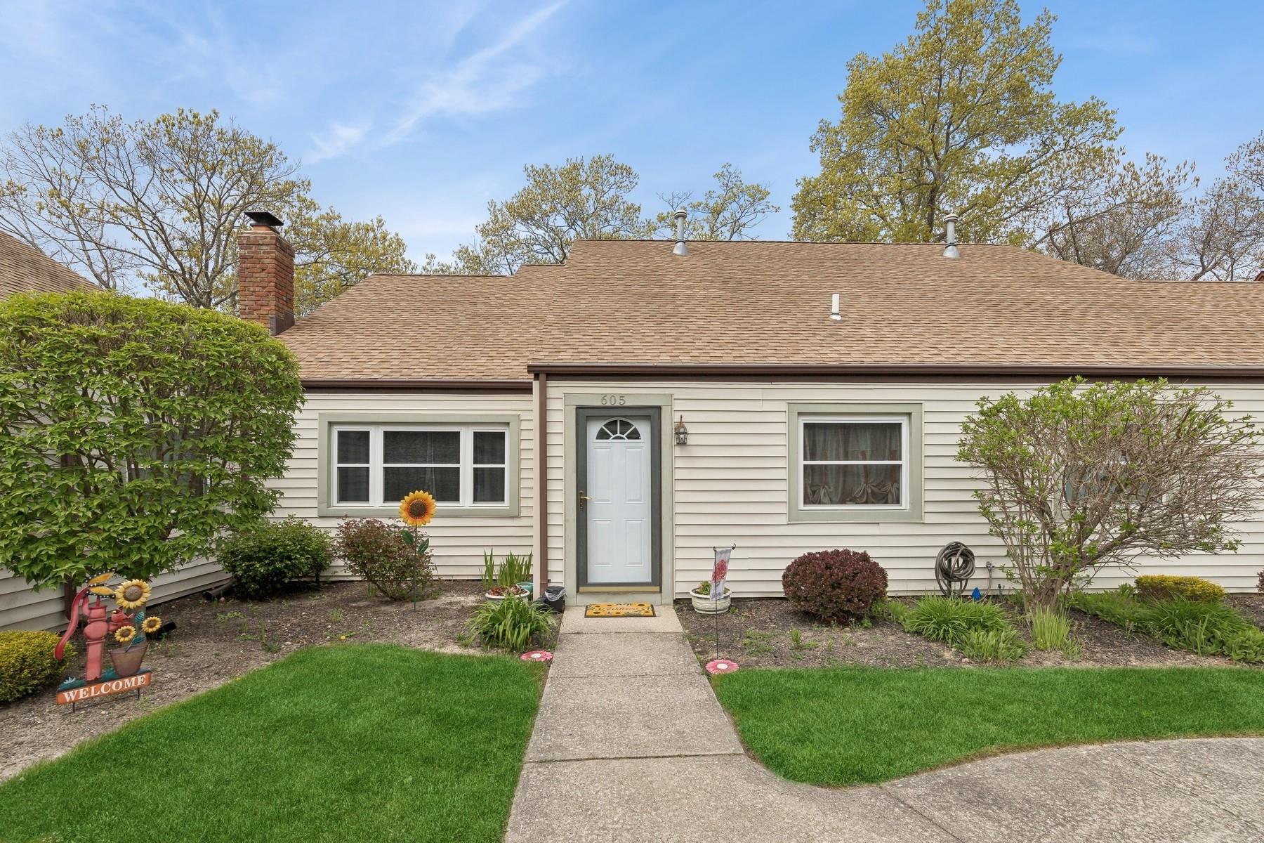 #15 photo, 605 Lake Court, سوفولك Middle Island , NY 11953