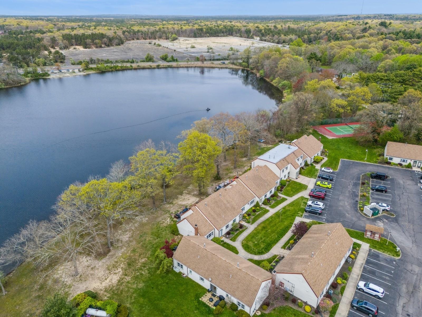 #17 photo, 605 Lake Court, سوفولك Middle Island , NY 11953