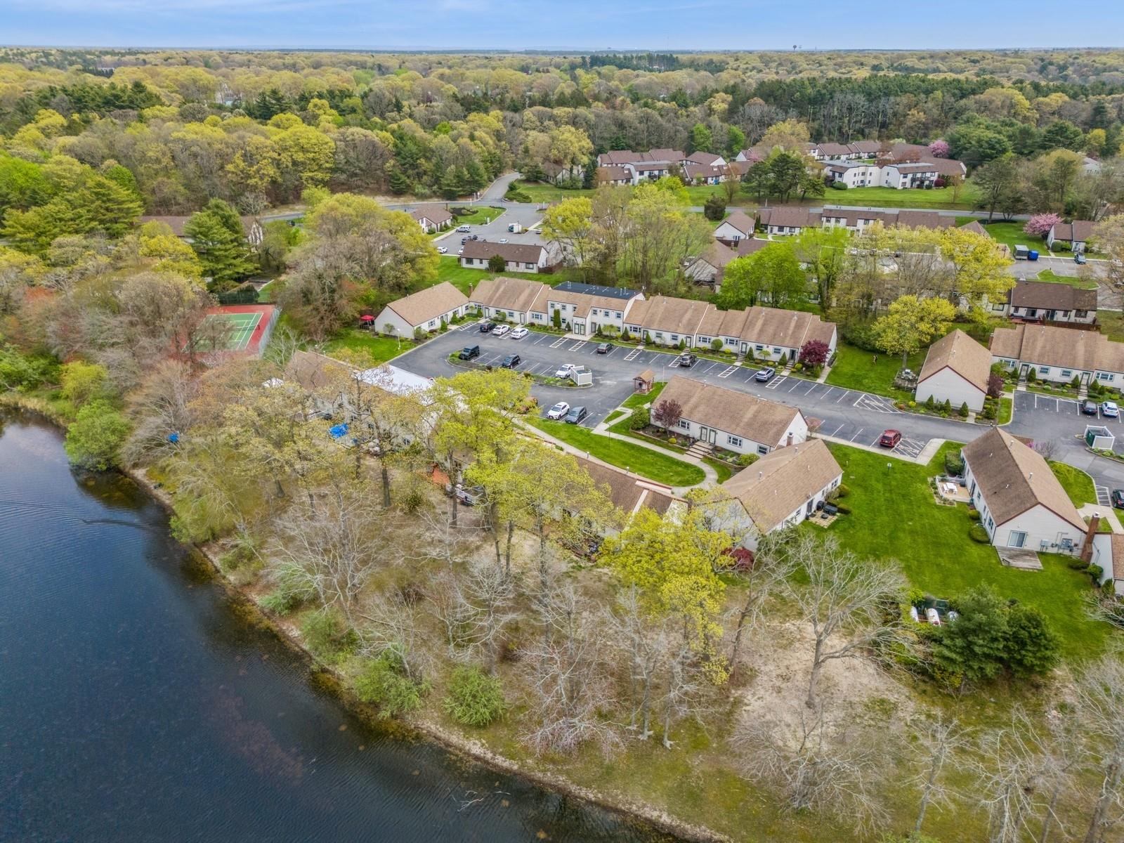 #18 photo, 605 Lake Court, سوفولك Middle Island , NY 11953