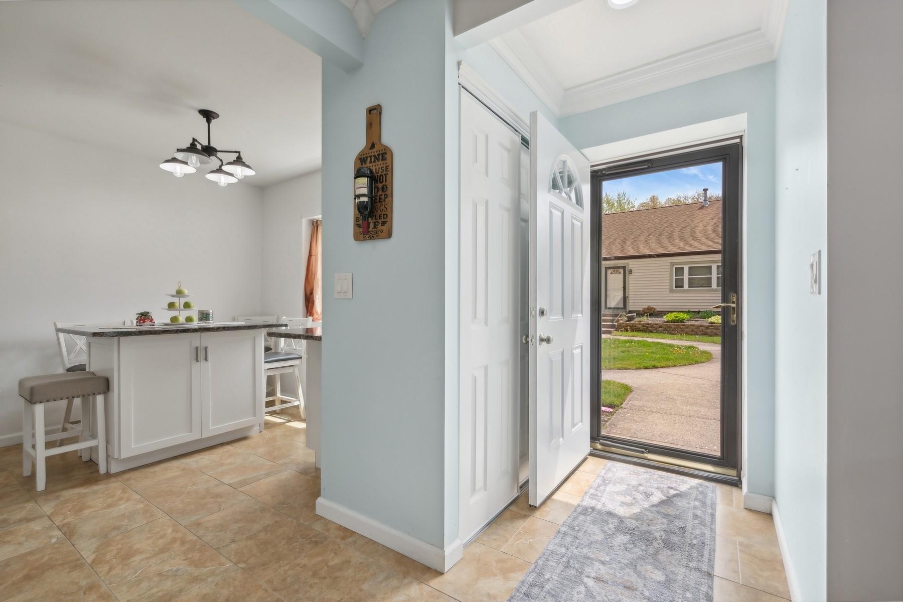 #4 photo, 605 Lake Court, سوفولك Middle Island , NY 11953