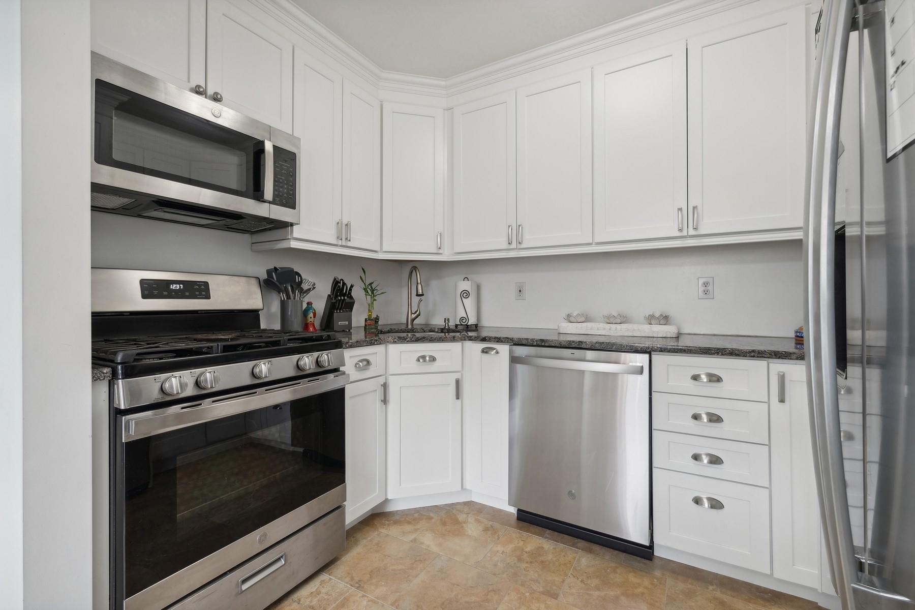 #6 photo, 605 Lake Court, سوفولك Middle Island , NY 11953