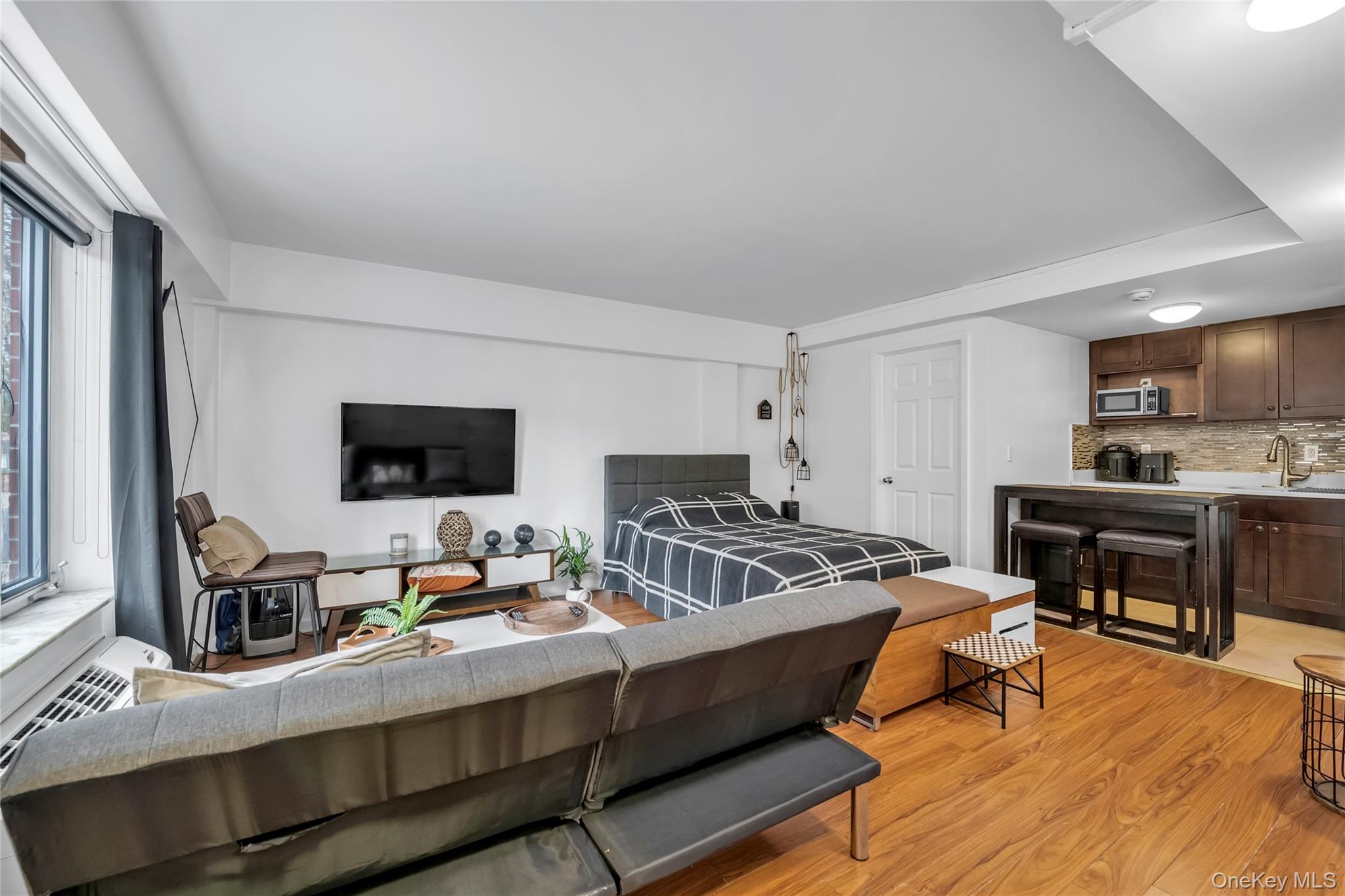 #10 photo, 65-06 Grand Central Parkway, クイーンズ区 Forest Hills , NY 11375