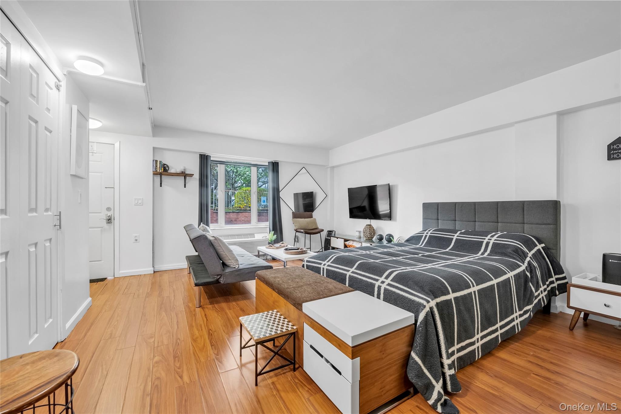 #11 photo, 65-06 Grand Central Parkway, クイーンズ区 Forest Hills , NY 11375