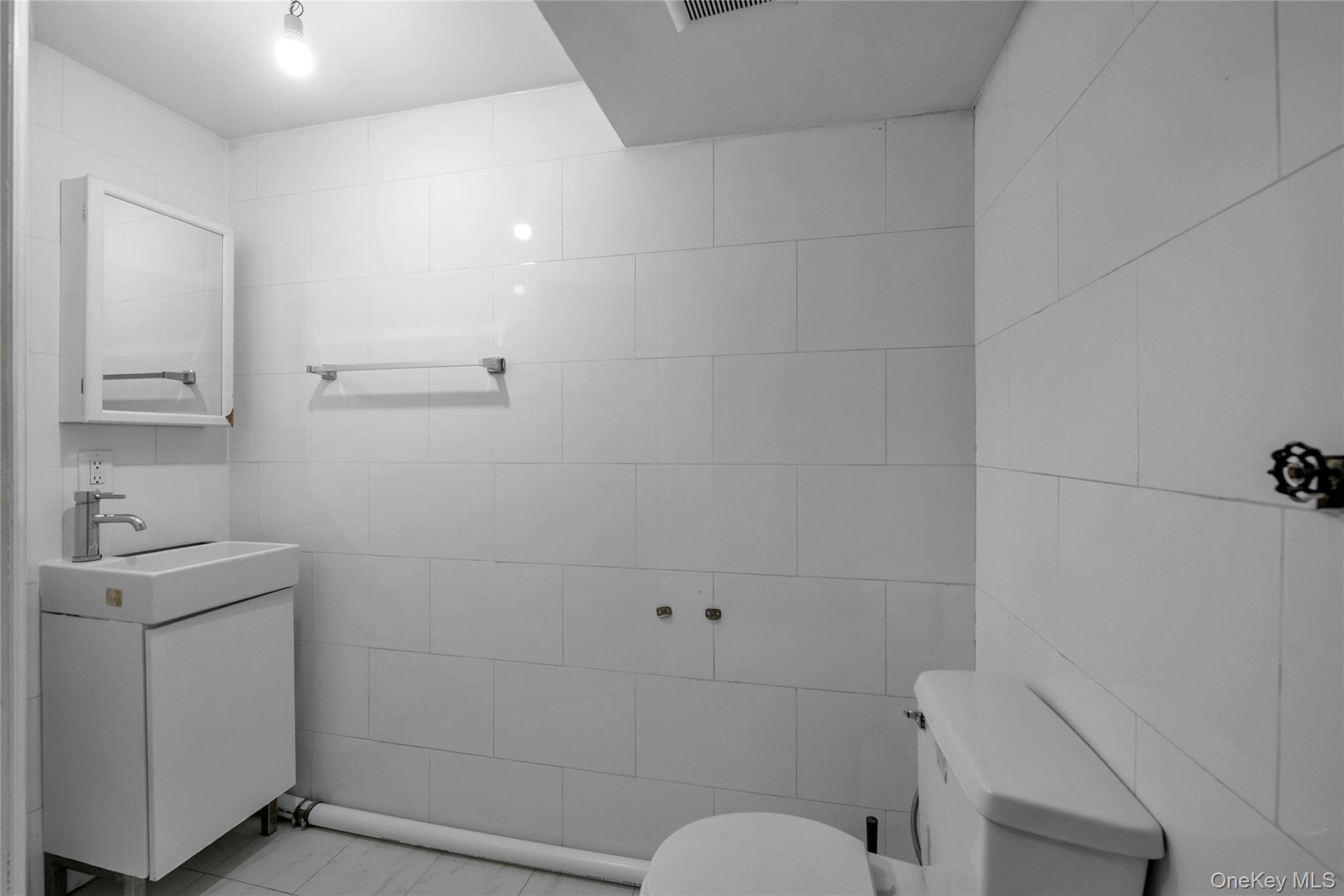 #18 photo, 65-06 Grand Central Parkway, クイーンズ区 Forest Hills , NY 11375