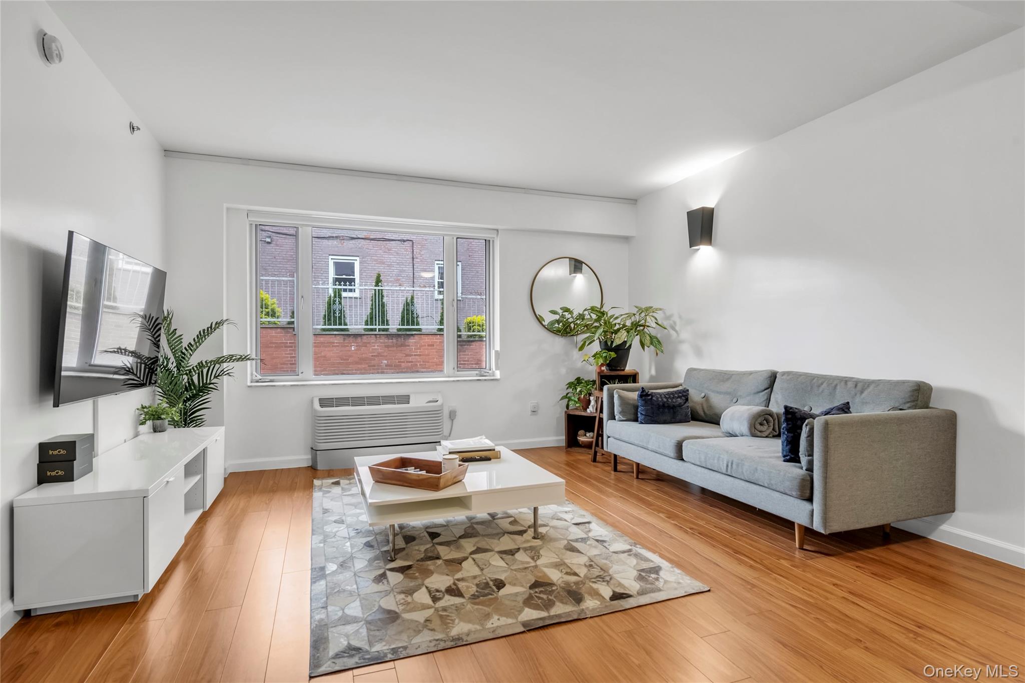 #3 photo, 65-06 Grand Central Parkway, クイーンズ区 Forest Hills , NY 11375