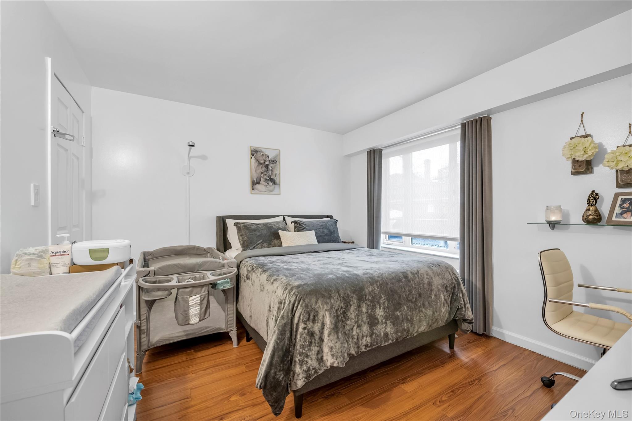 #5 photo, 65-06 Grand Central Parkway, クイーンズ区 Forest Hills , NY 11375