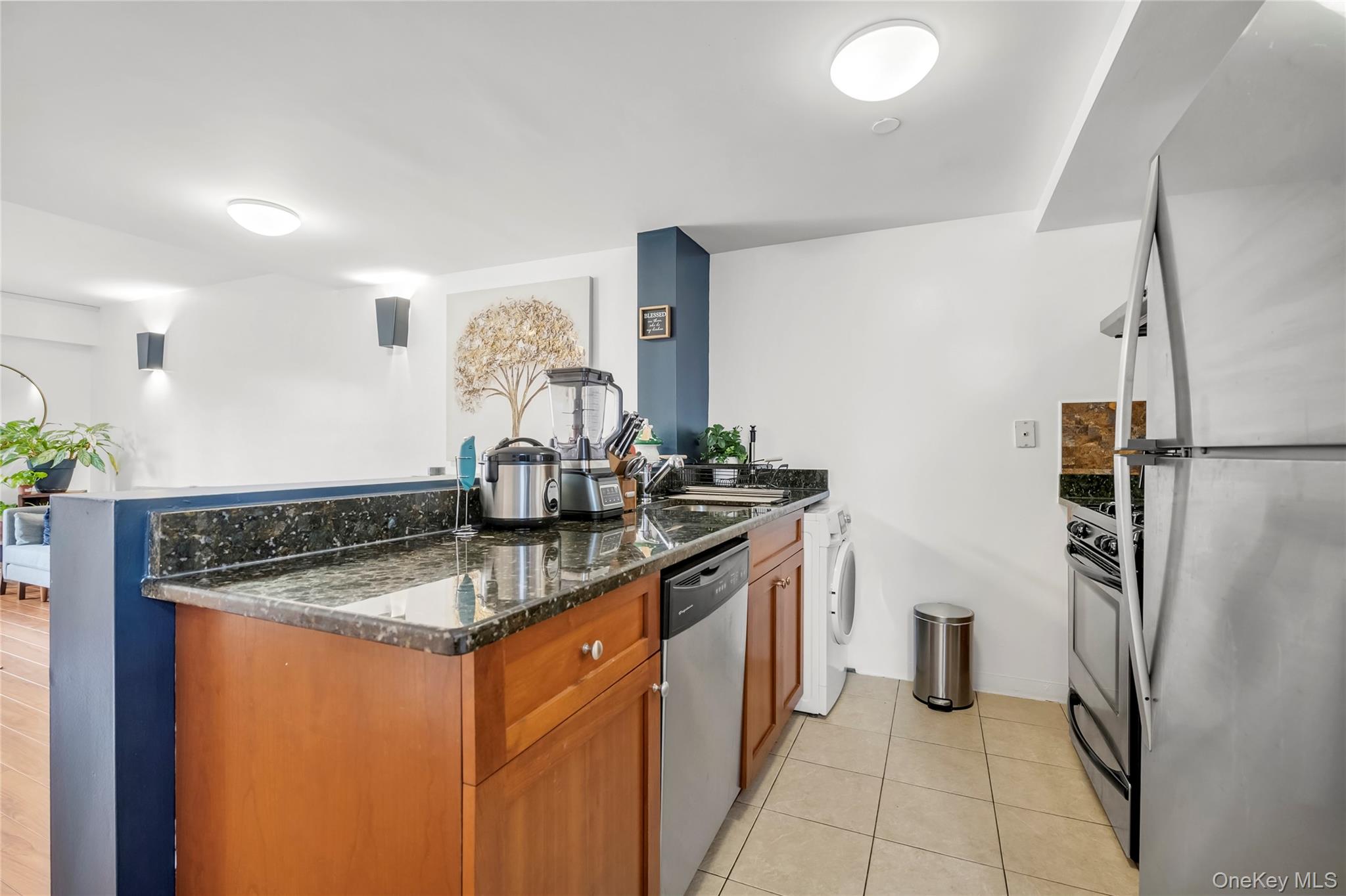 #6 photo, 65-06 Grand Central Parkway, クイーンズ区 Forest Hills , NY 11375