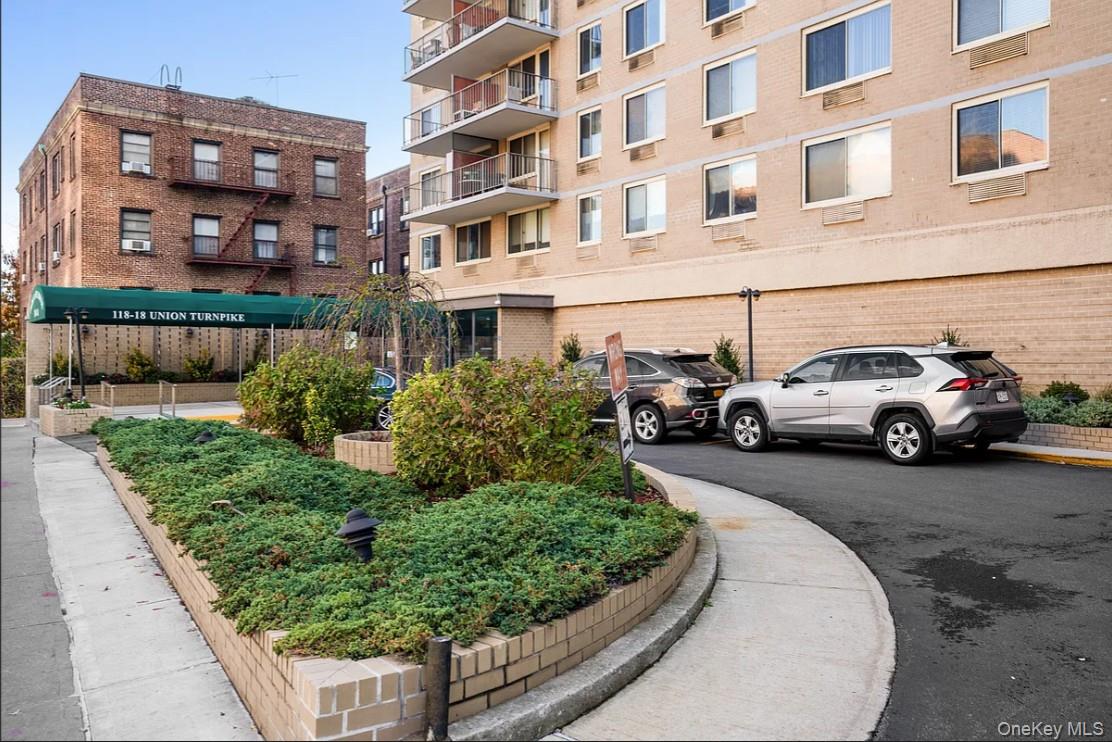 #3 photo, 118-18 Union Turnpike, クイーンズ区 Kew Gardens , NY 11415