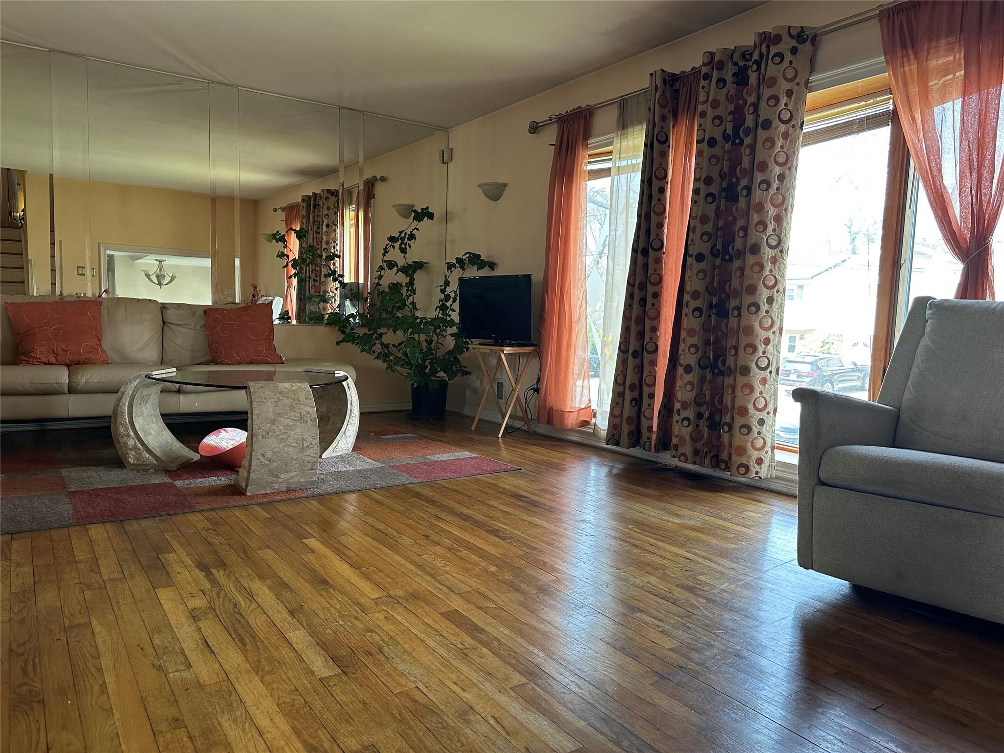 #7 photo, 919 Pinelake Drive, West Hempstead , NY 11552