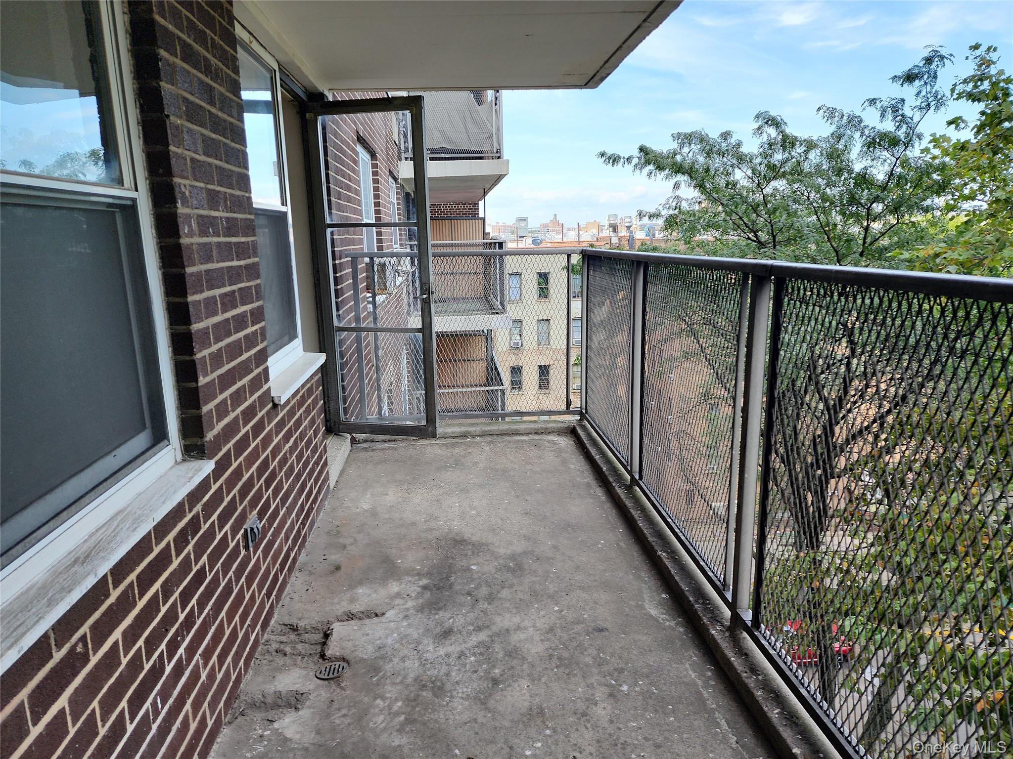 #14 photo, 2550 Olinville Avenue, ブロンクス区 Bronx , NY 10467