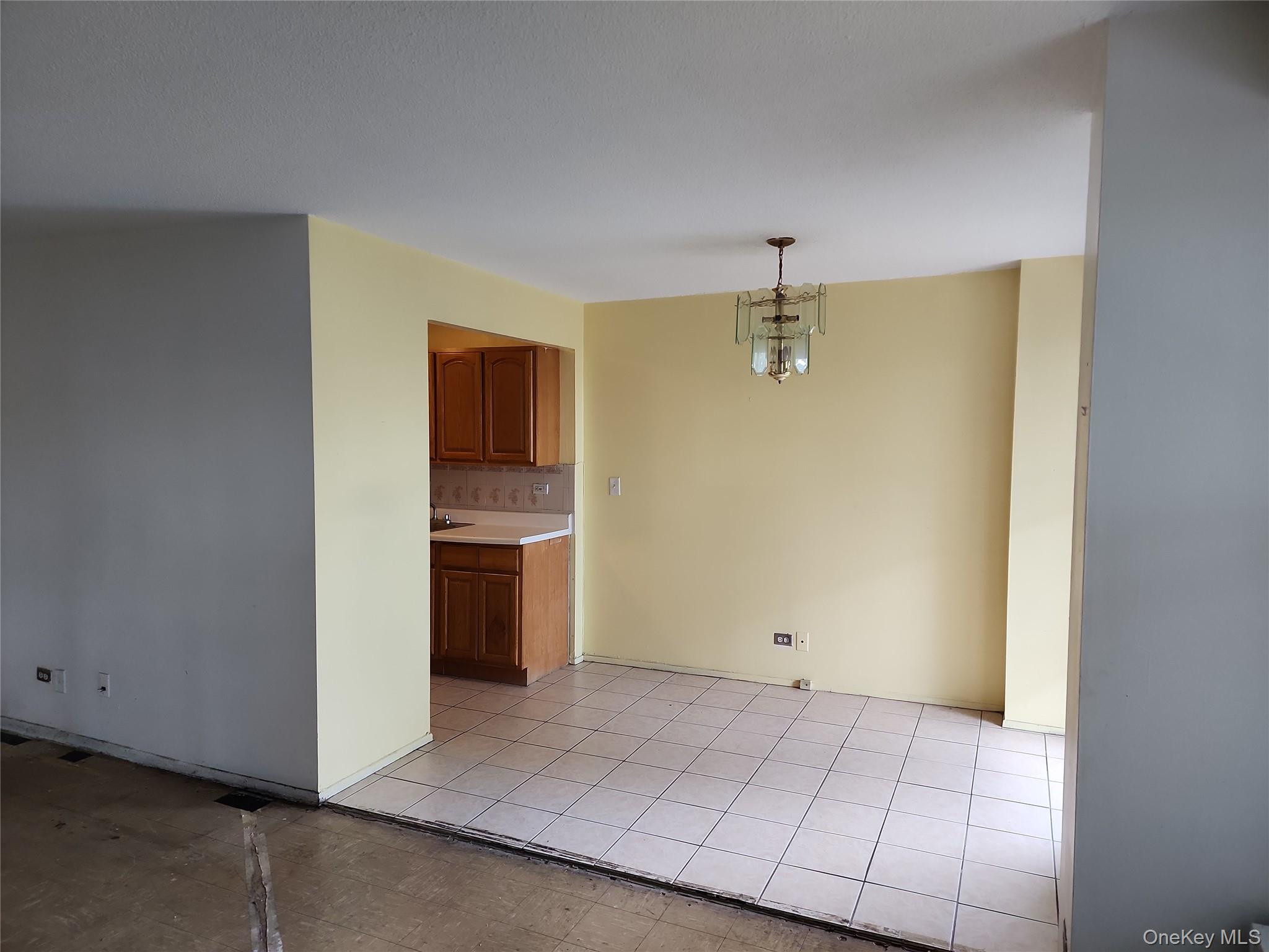 #4 photo, 2550 Olinville Avenue, ブロンクス区 Bronx , NY 10467