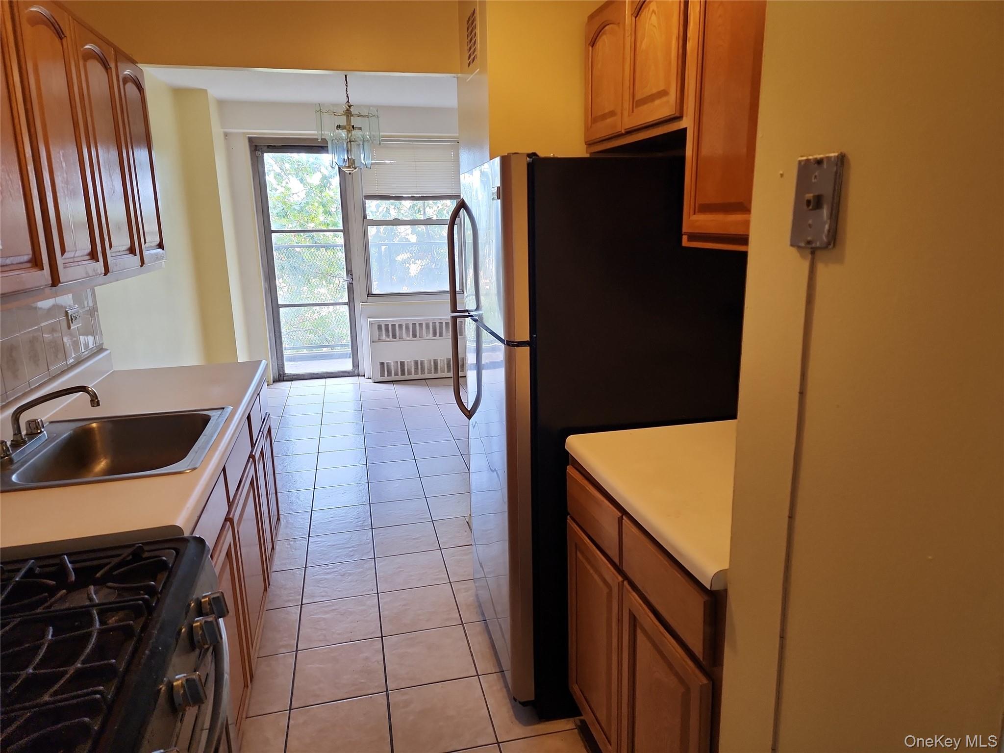 #6 photo, 2550 Olinville Avenue, ブロンクス区 Bronx , NY 10467