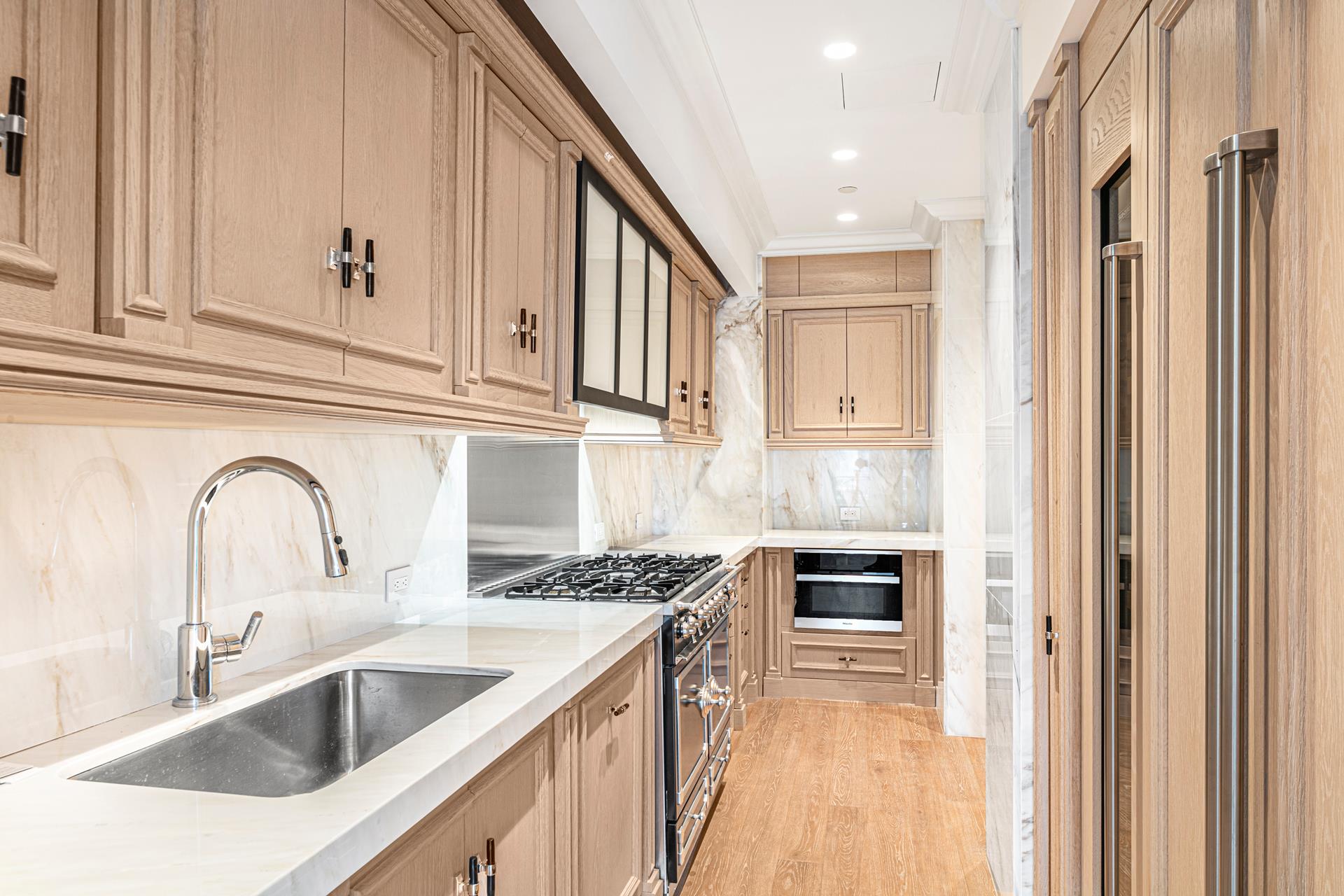 #3 photo, 27 E 79TH Street, マンハッタン Upper East Side , NY 10075