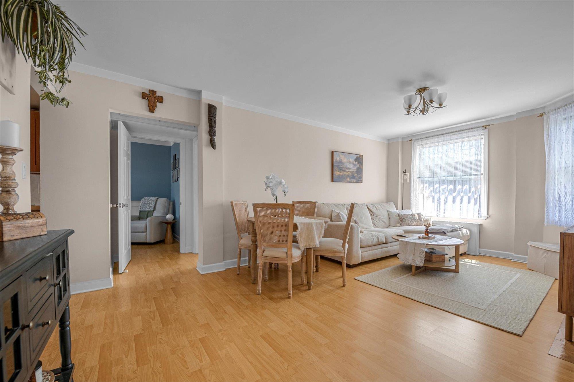 #5 photo, 141-45 78th Road, クイーンズ区 Kew Garden Hills , NY 11367