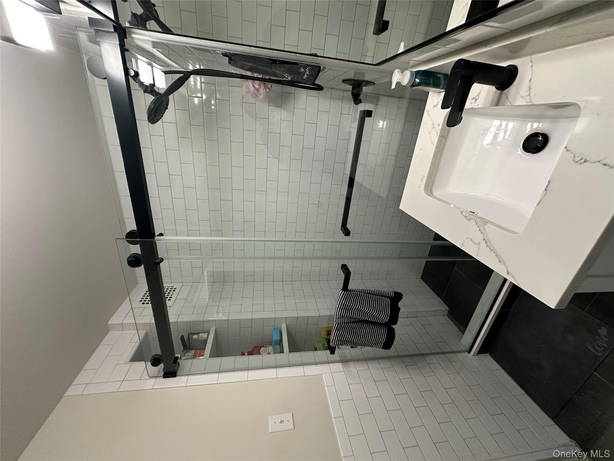 #14 photo, 241-20 Northern Boulevard, クイーンズ区 Douglaston , NY 11362